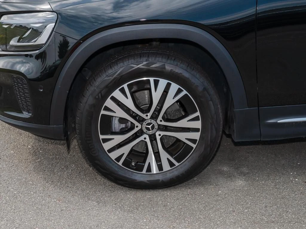 Mercedes-Benz-GLB 200 d-image-6