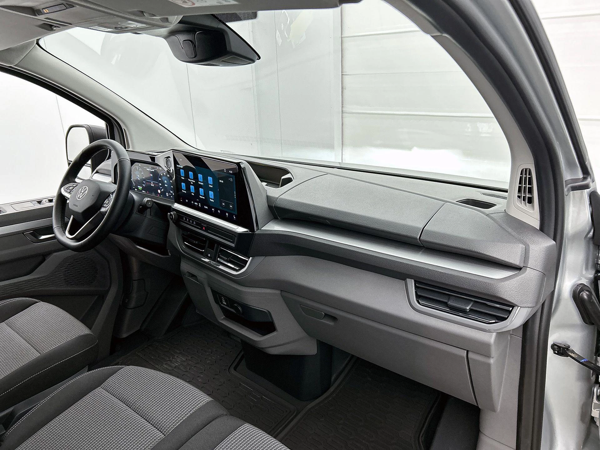 Volkswagen-e-Transporter-image-20