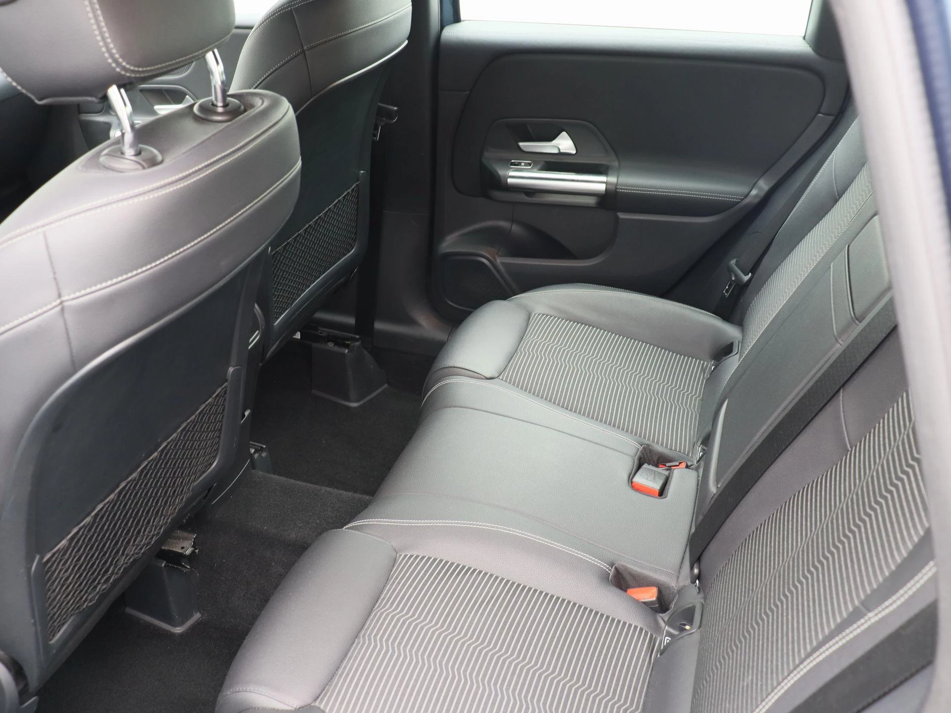 Mercedes-Benz B-Klasse 200 Luxury Line + TREKHAAK + LED + PARKEERSENSOREN +