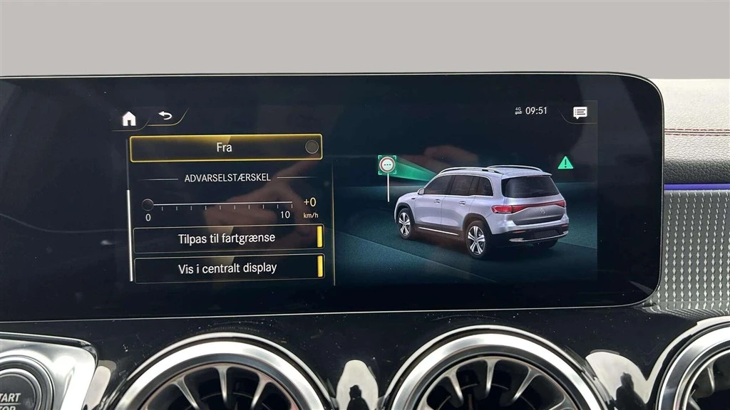 Mercedes-Benz-EQB-image-22
