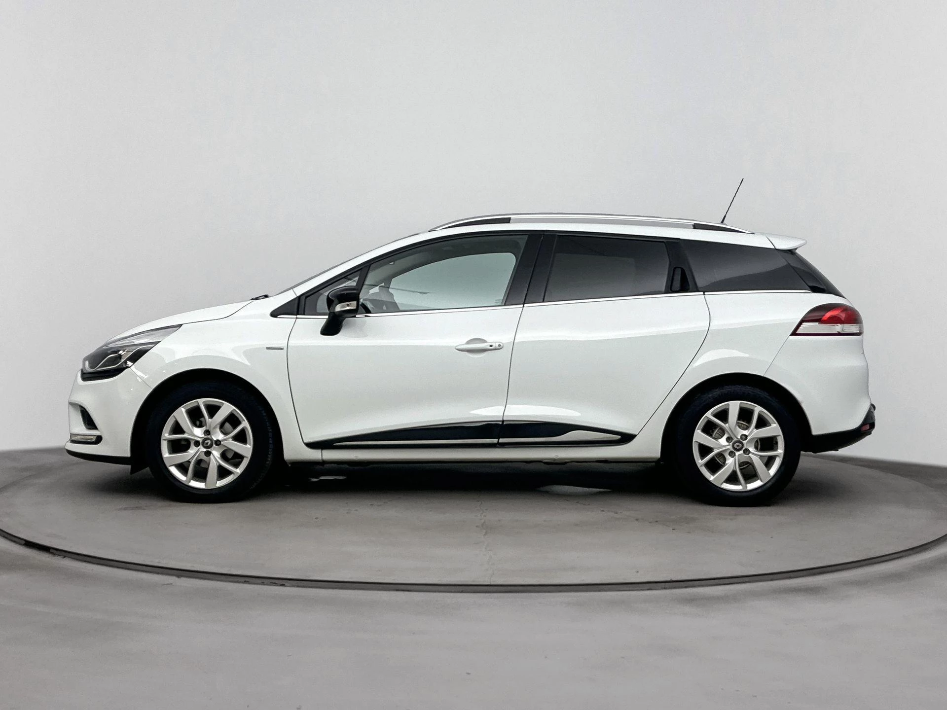 Renault-Clio-image-1