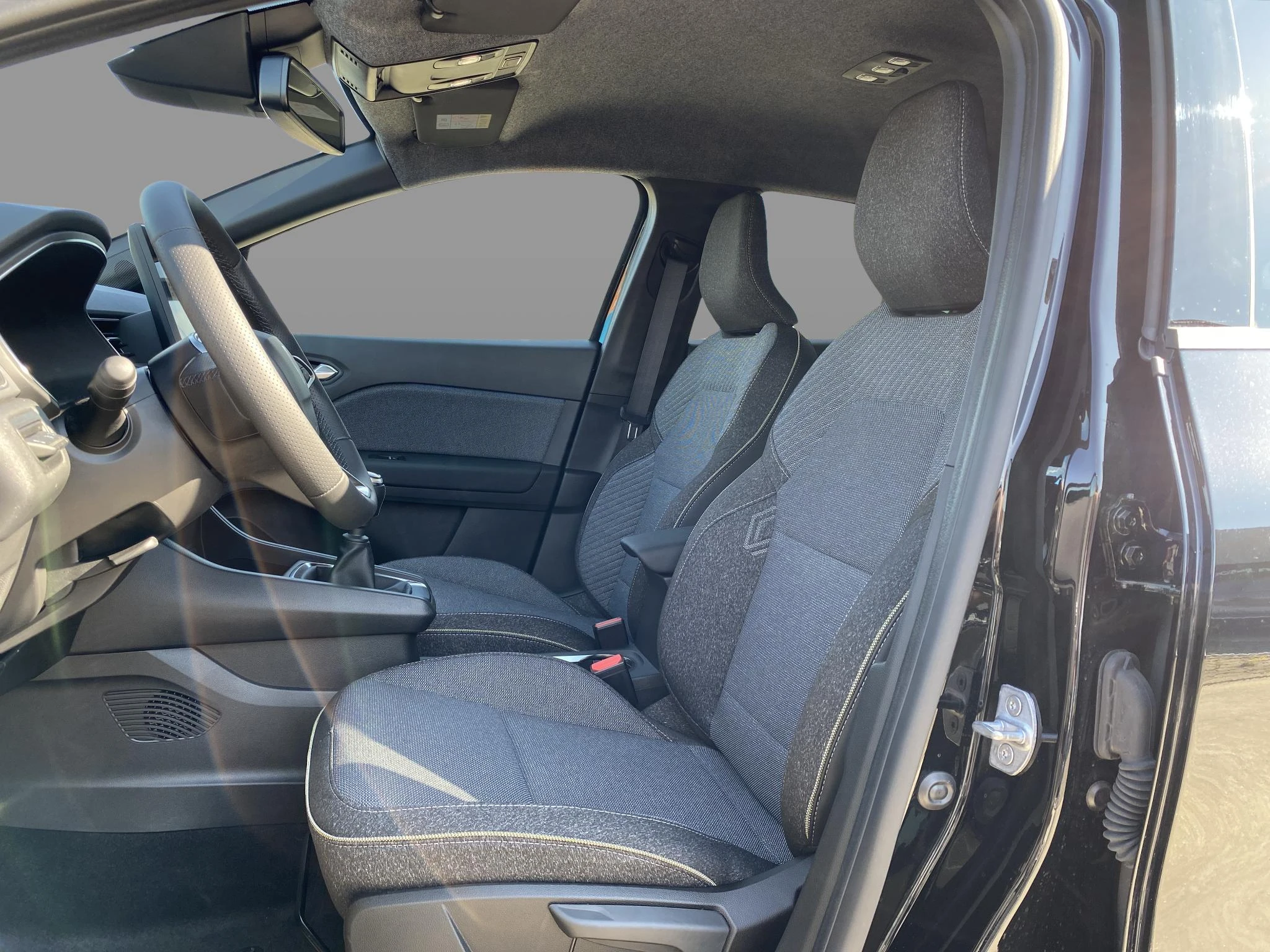 Renault-Captur-image-12