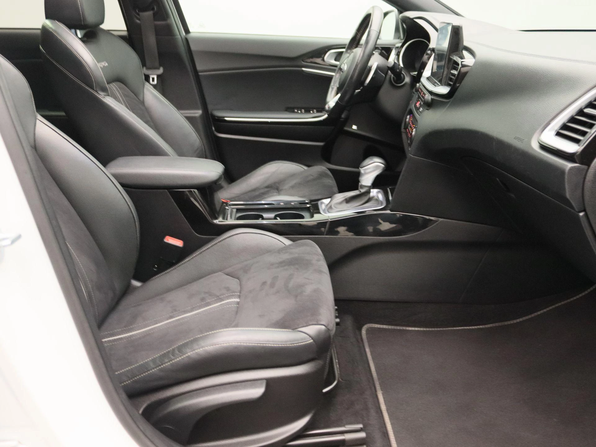 Kia-ProCeed-image-27