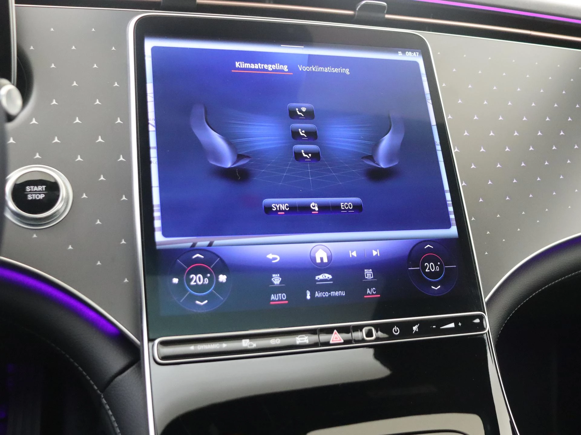 Mercedes-Benz-EQE-image-19