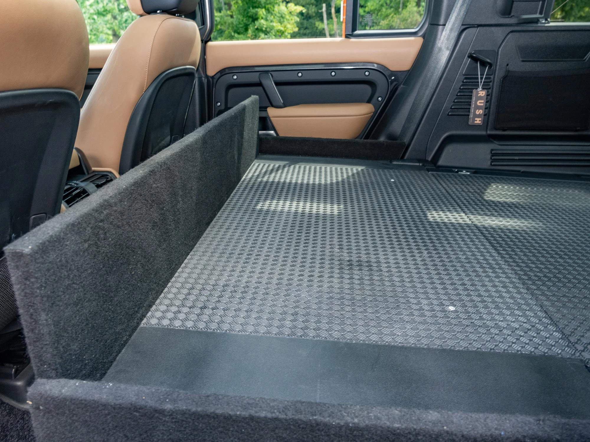 Land Rover Defender 110 D300 X-Dynamic HSE