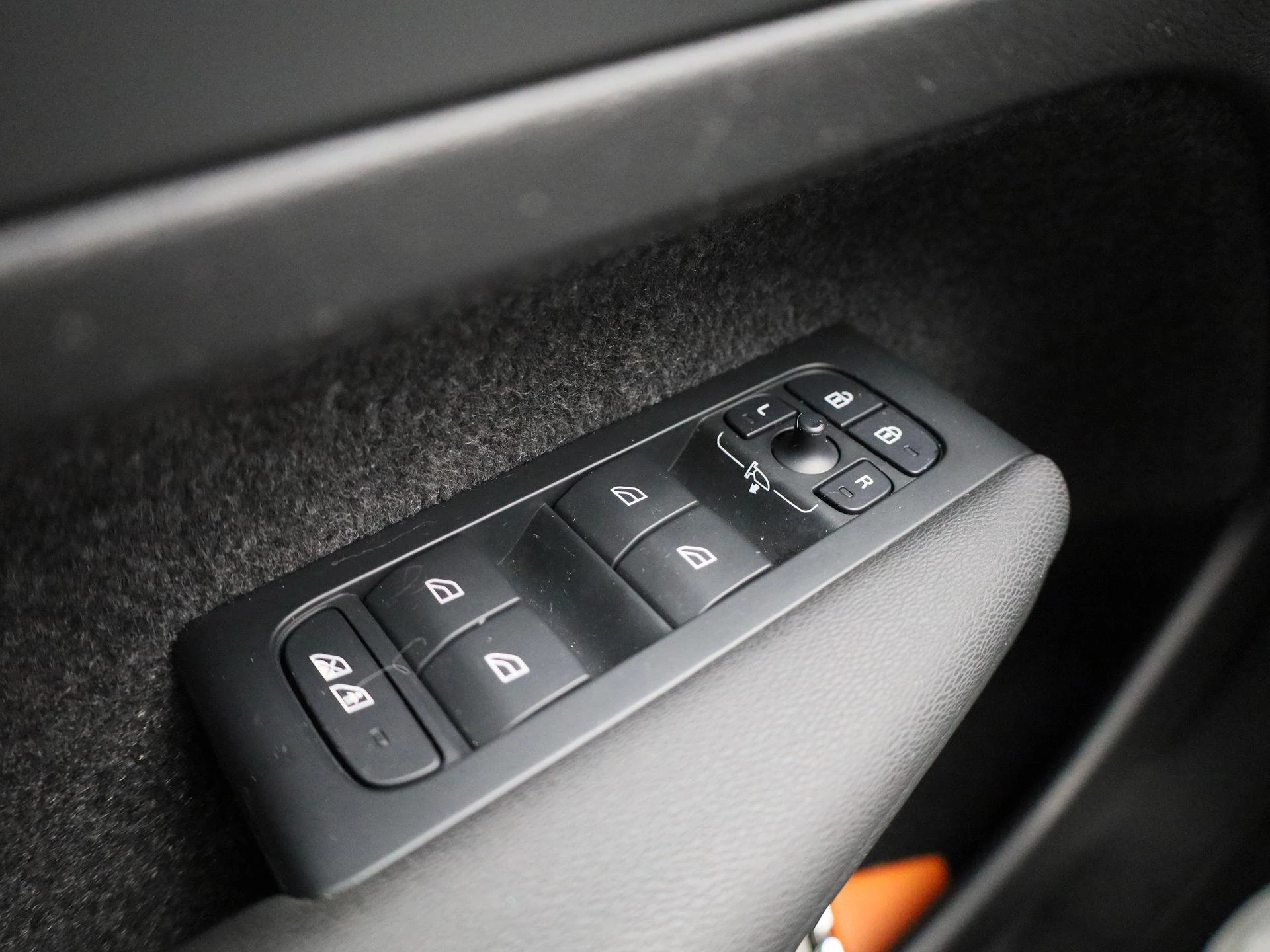 Volvo-XC40-image-21