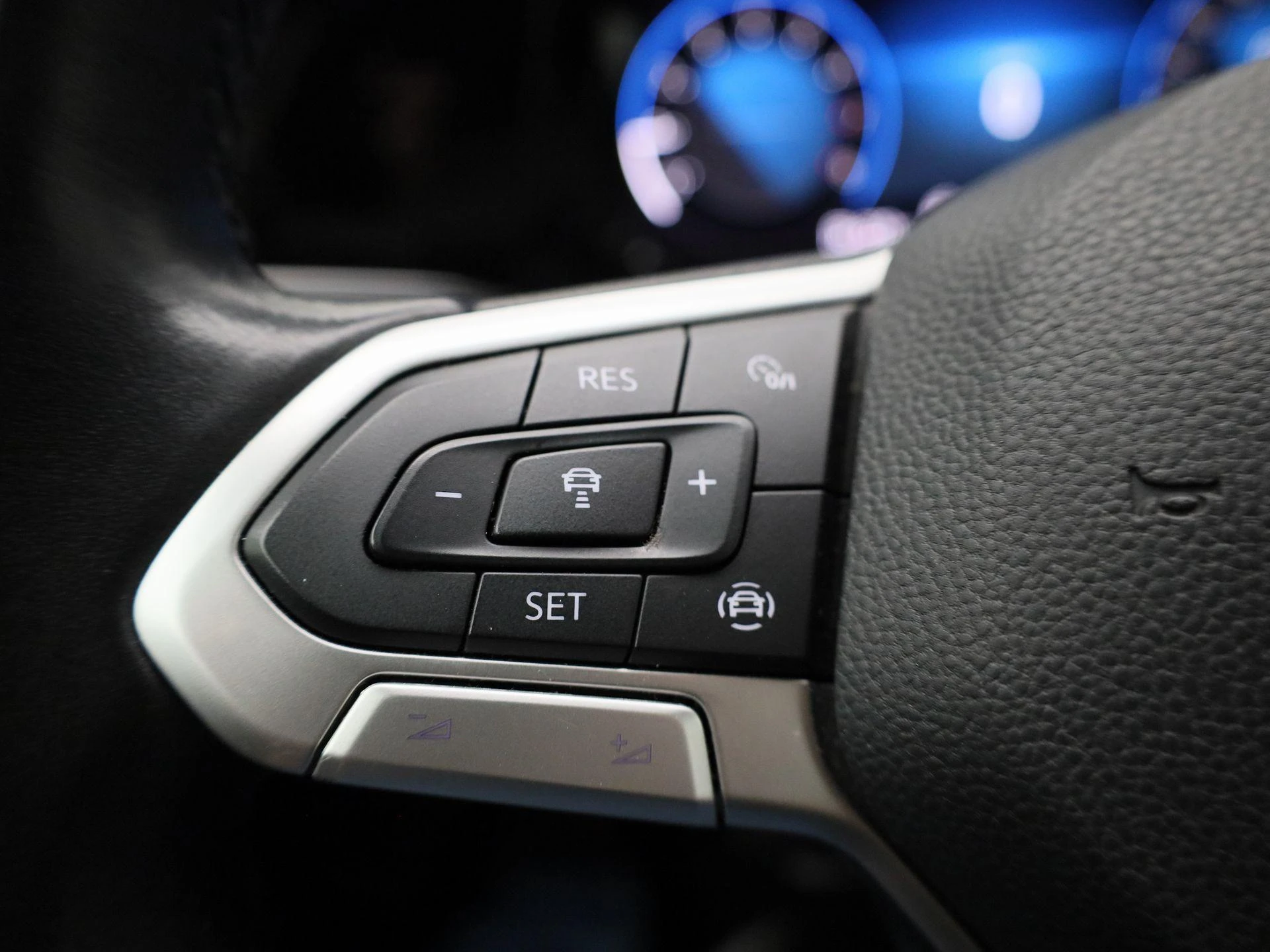 Volkswagen-Golf-image-17