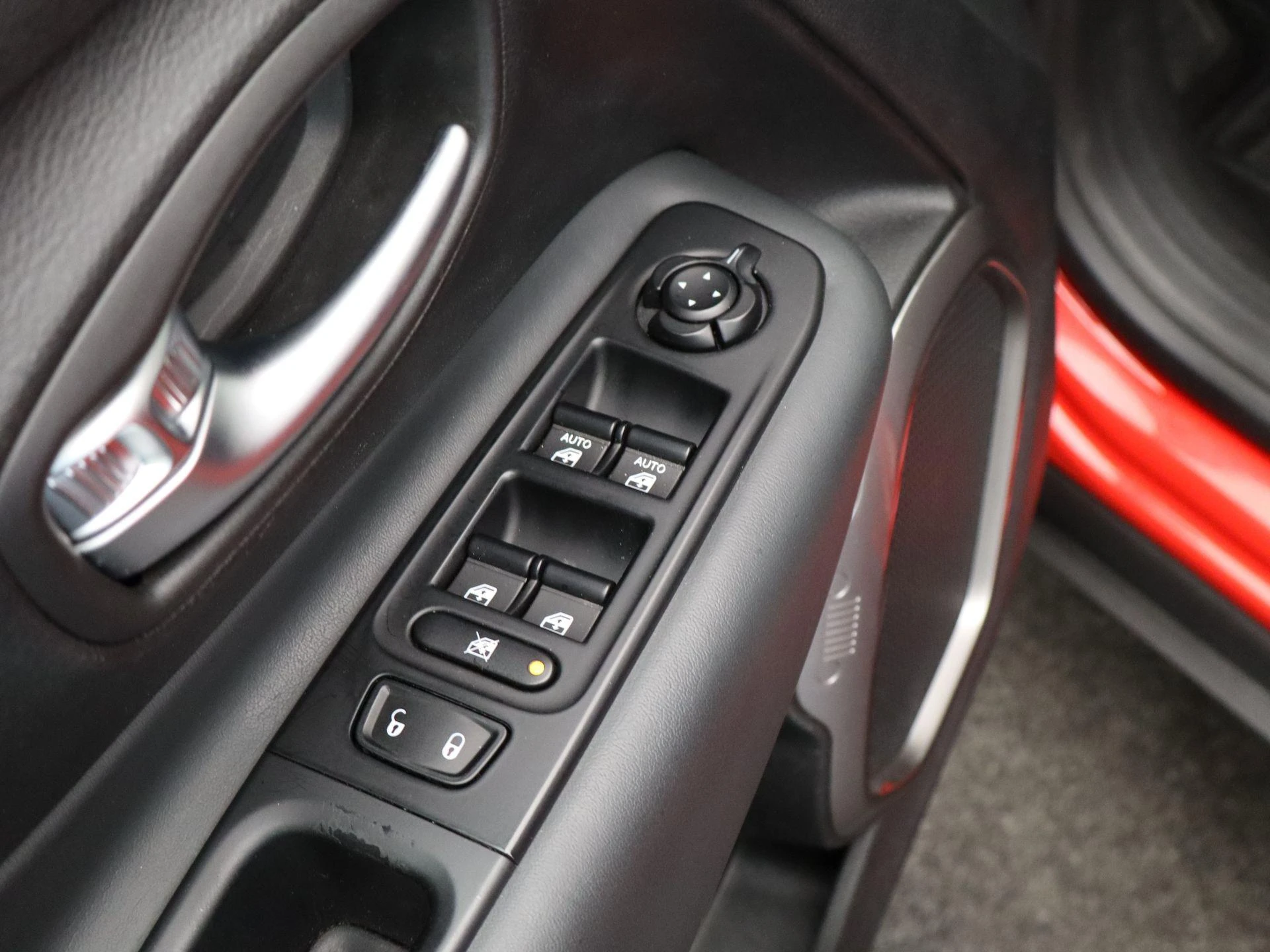 Jeep-Renegade-image-22