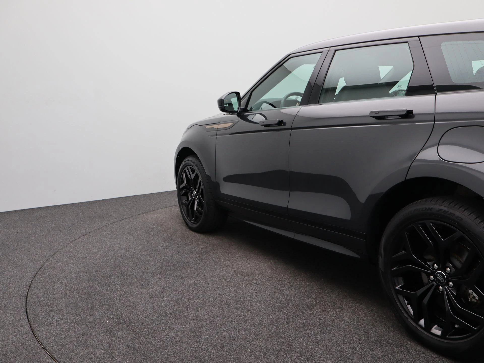 Land Rover-Range Rover Evoque-image-35