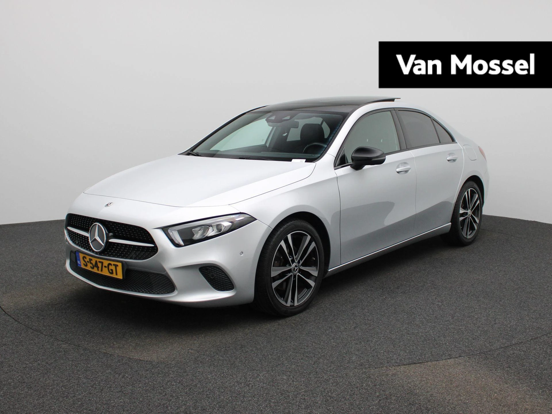 Mercedes-Benz-A-Klasse-image-0