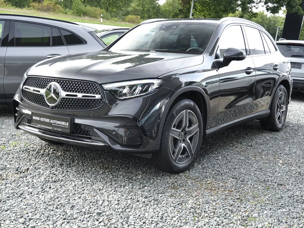 Mercedes-Benz-GLC 300 d-image-7