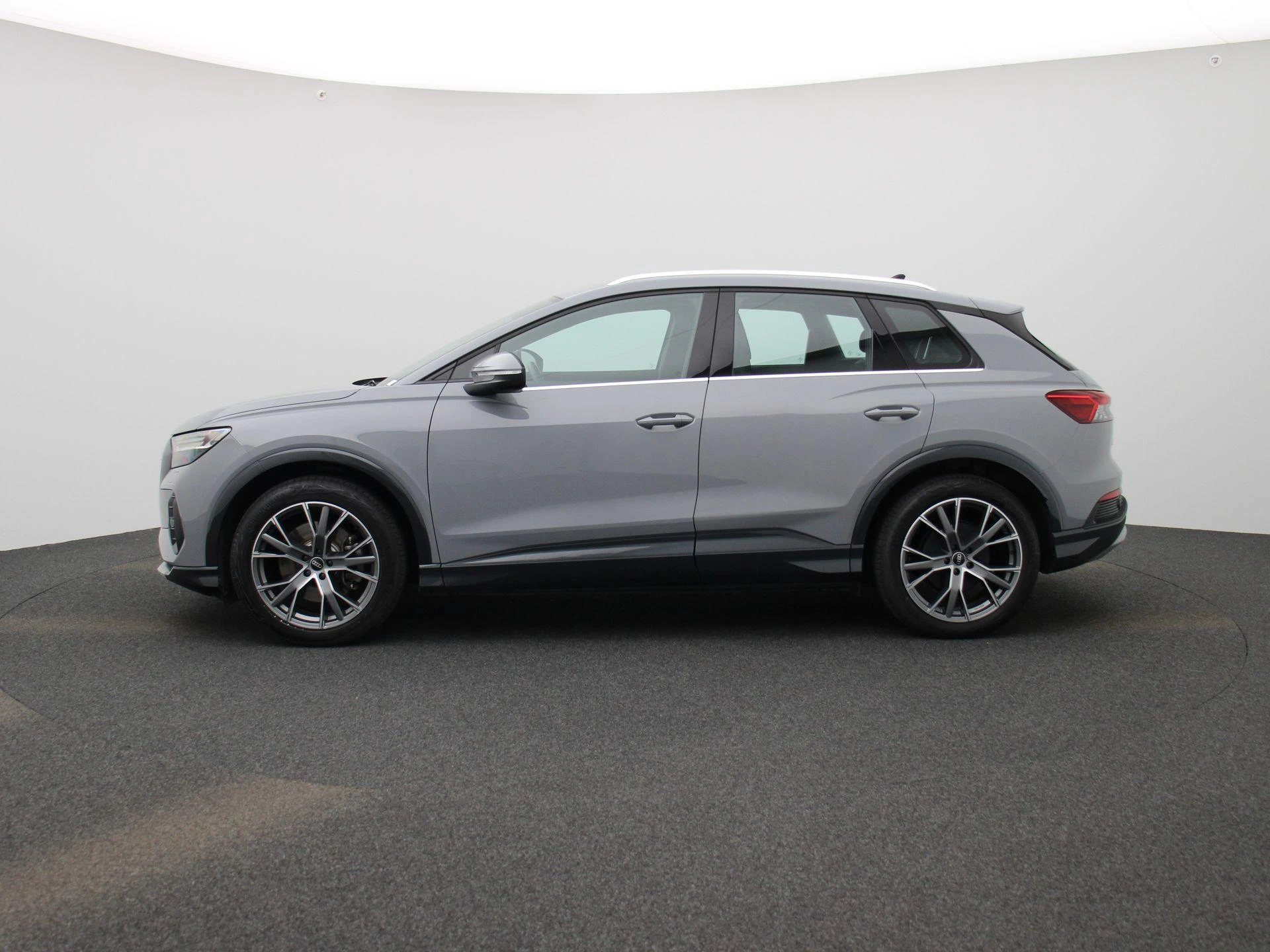 Audi-Q4 e-tron-image-3