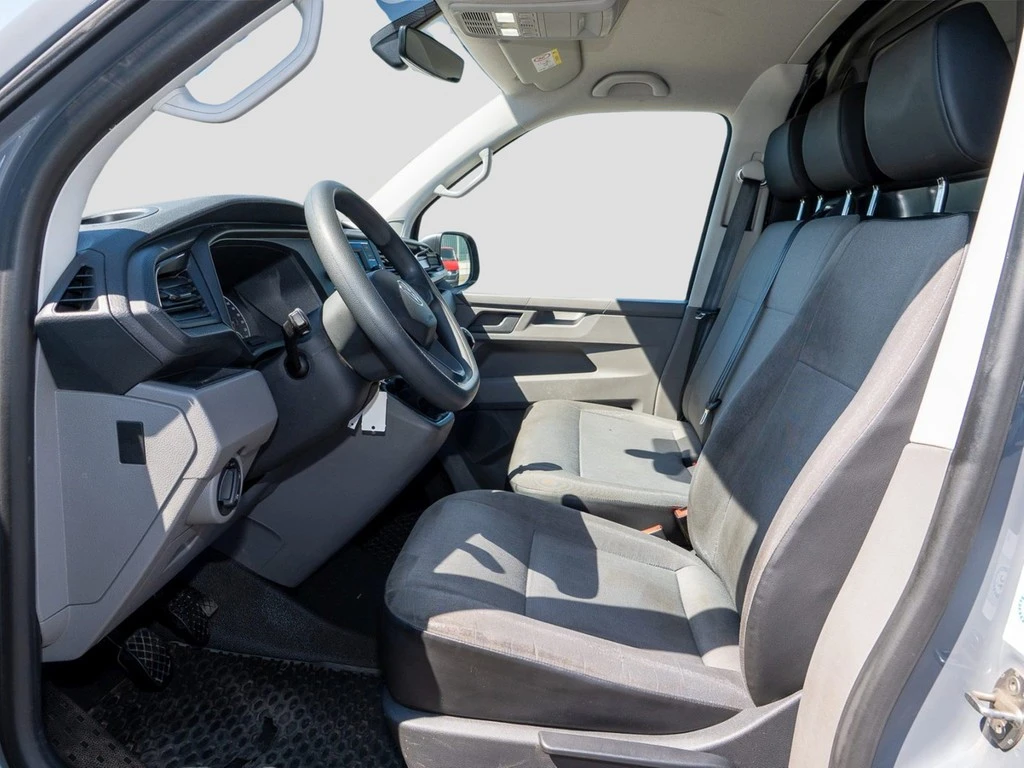Volkswagen-Transporter-image-6