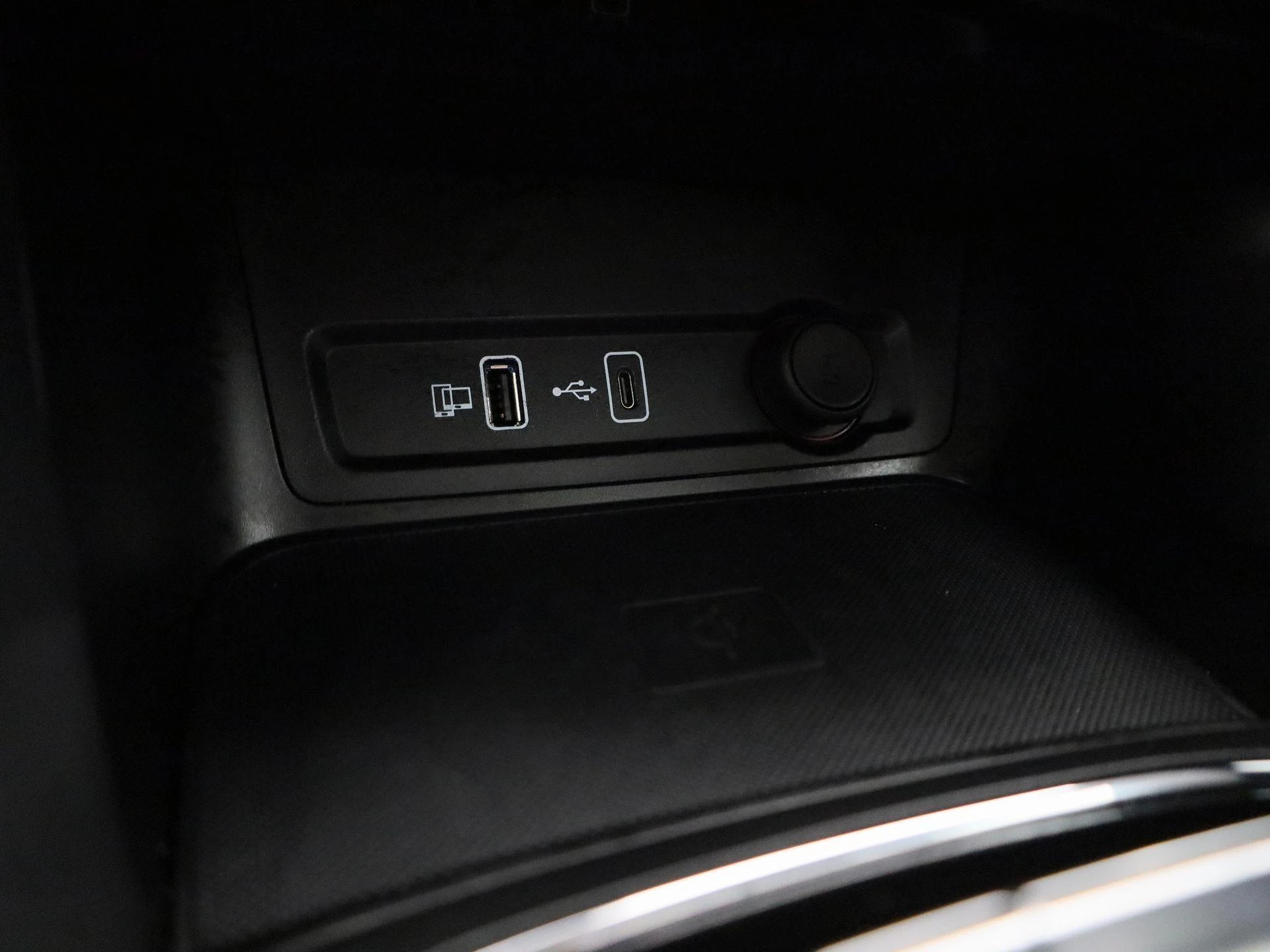 MG-ZS EV-image-23