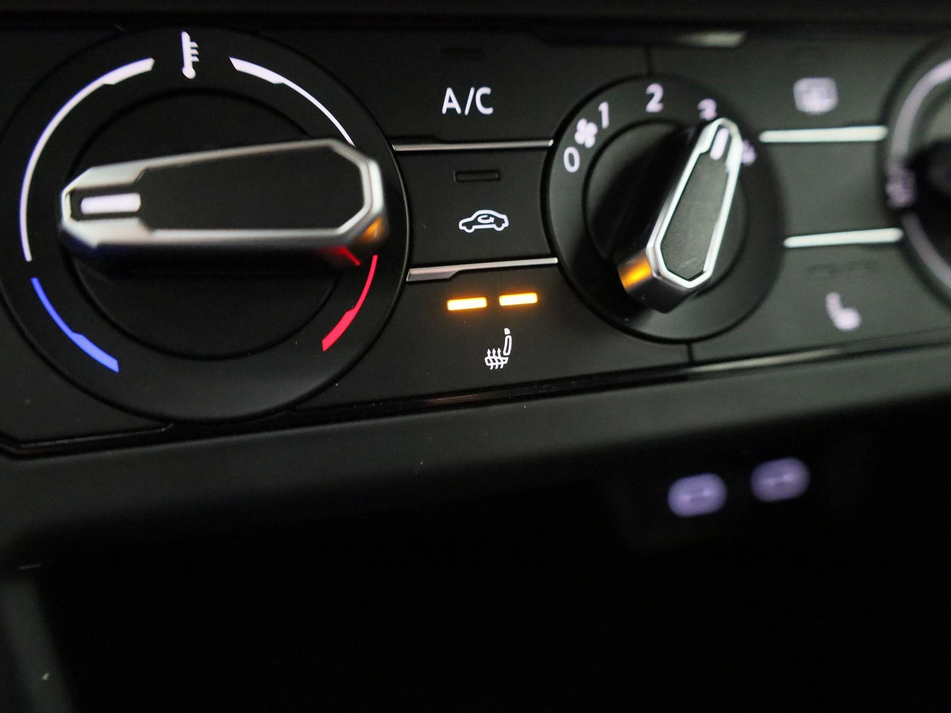 Volkswagen-Polo-image-26