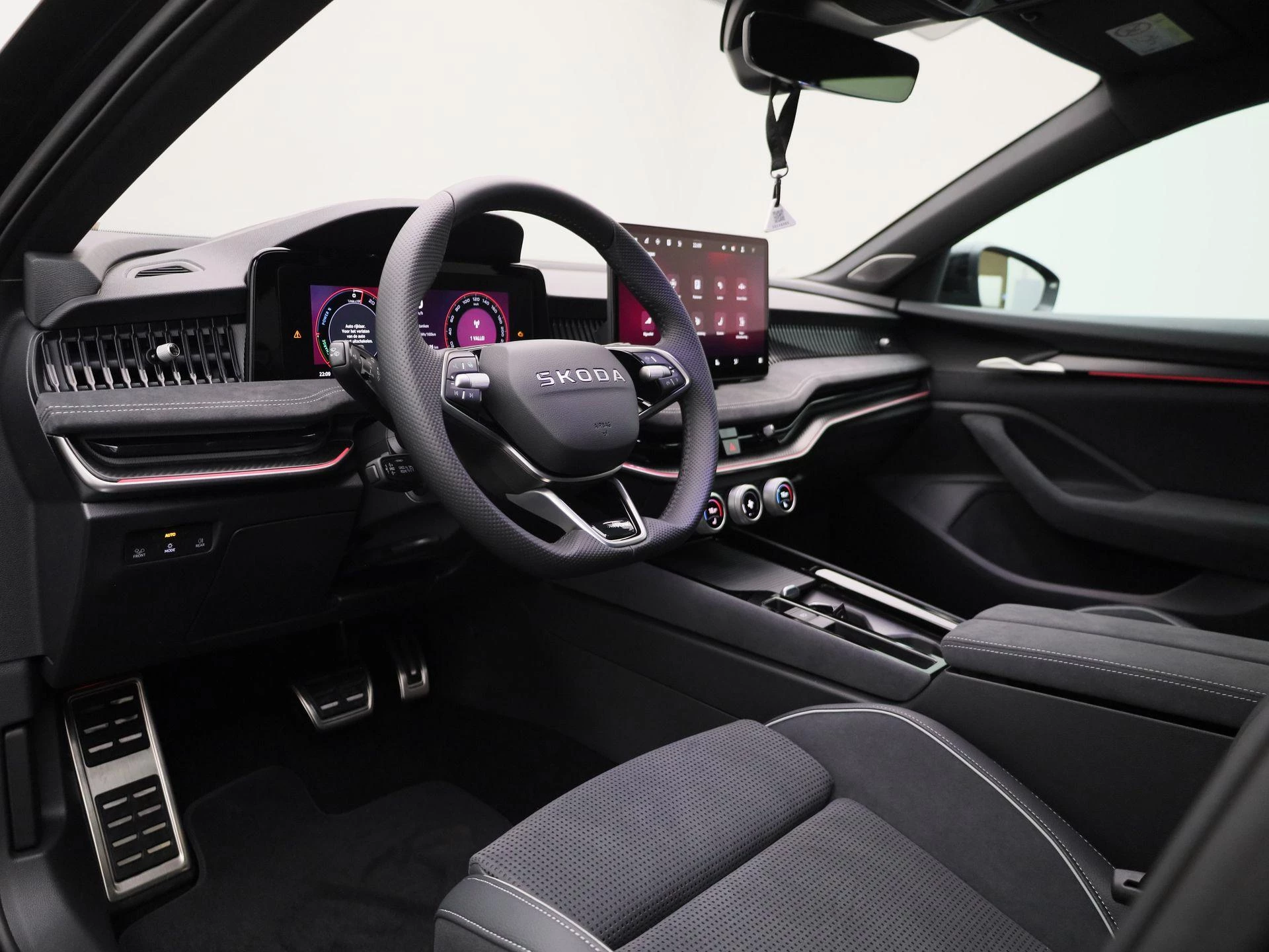 Škoda Superb Combi 1.5 TSI PHEV Sportline Business 204 PK