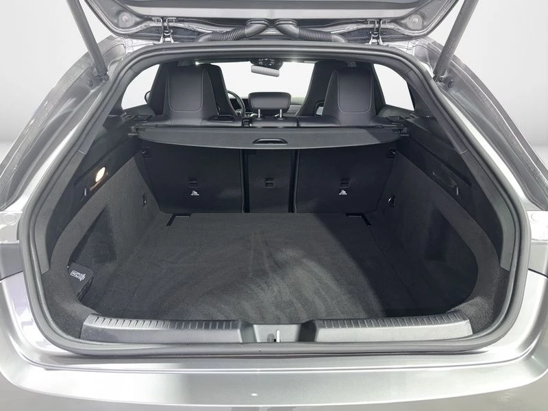 Mercedes-Benz-CLA-image-9