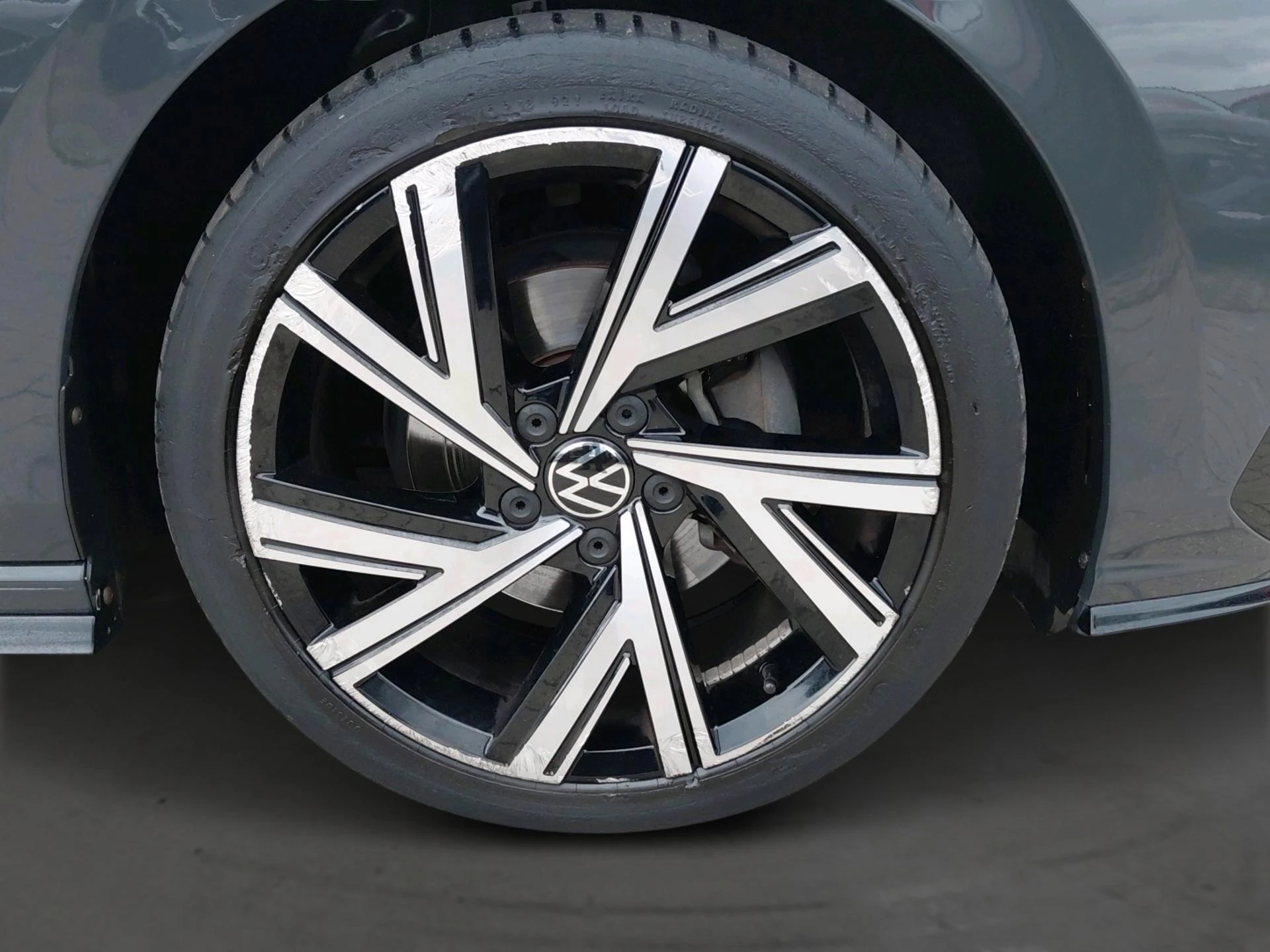 Volkswagen-Golf-image-14