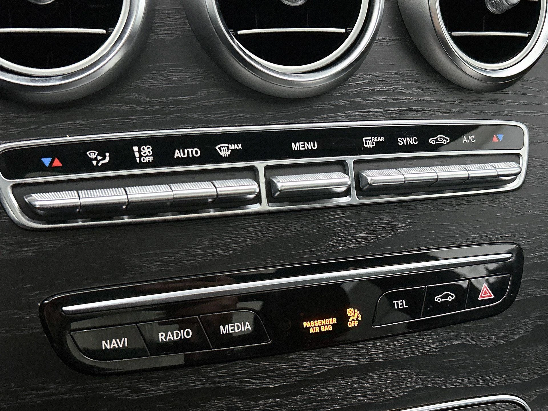 Mercedes-Benz-C-Klasse-image-22