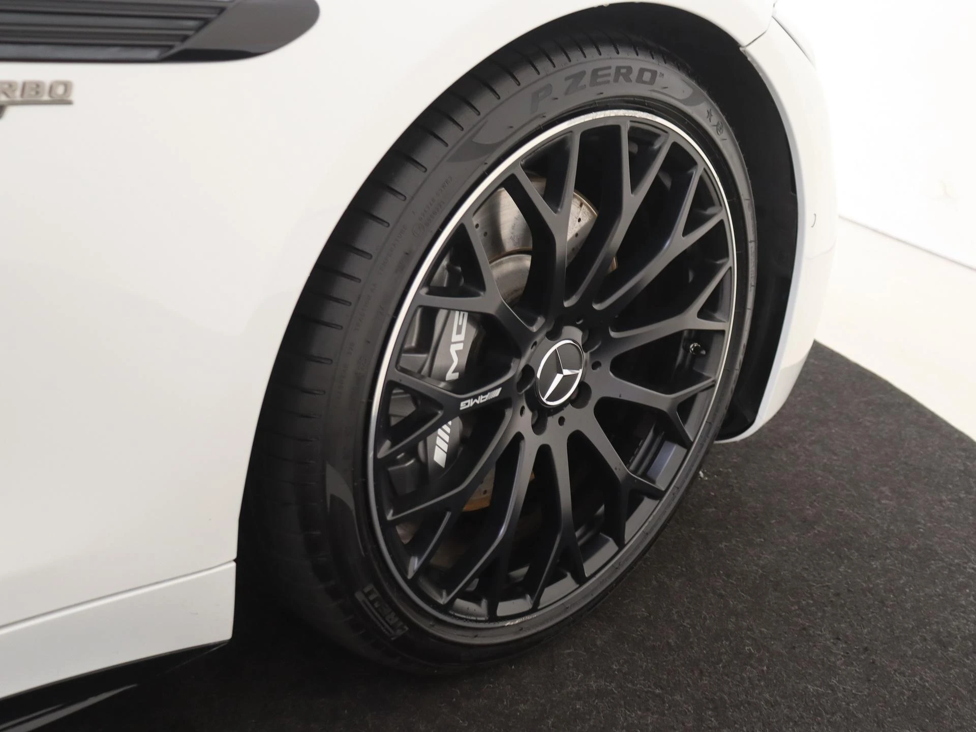 Mercedes-Benz-SL-image-36