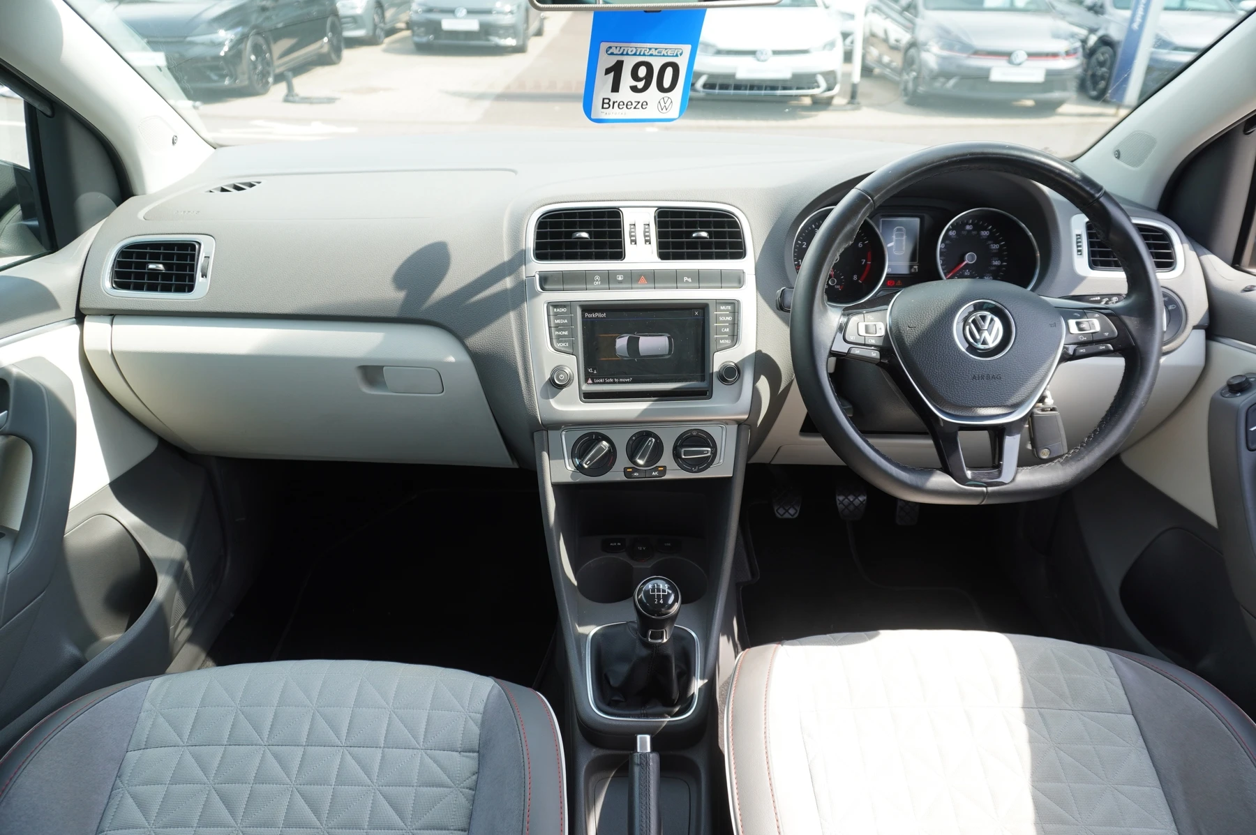 Volkswagen-Polo-image-7
