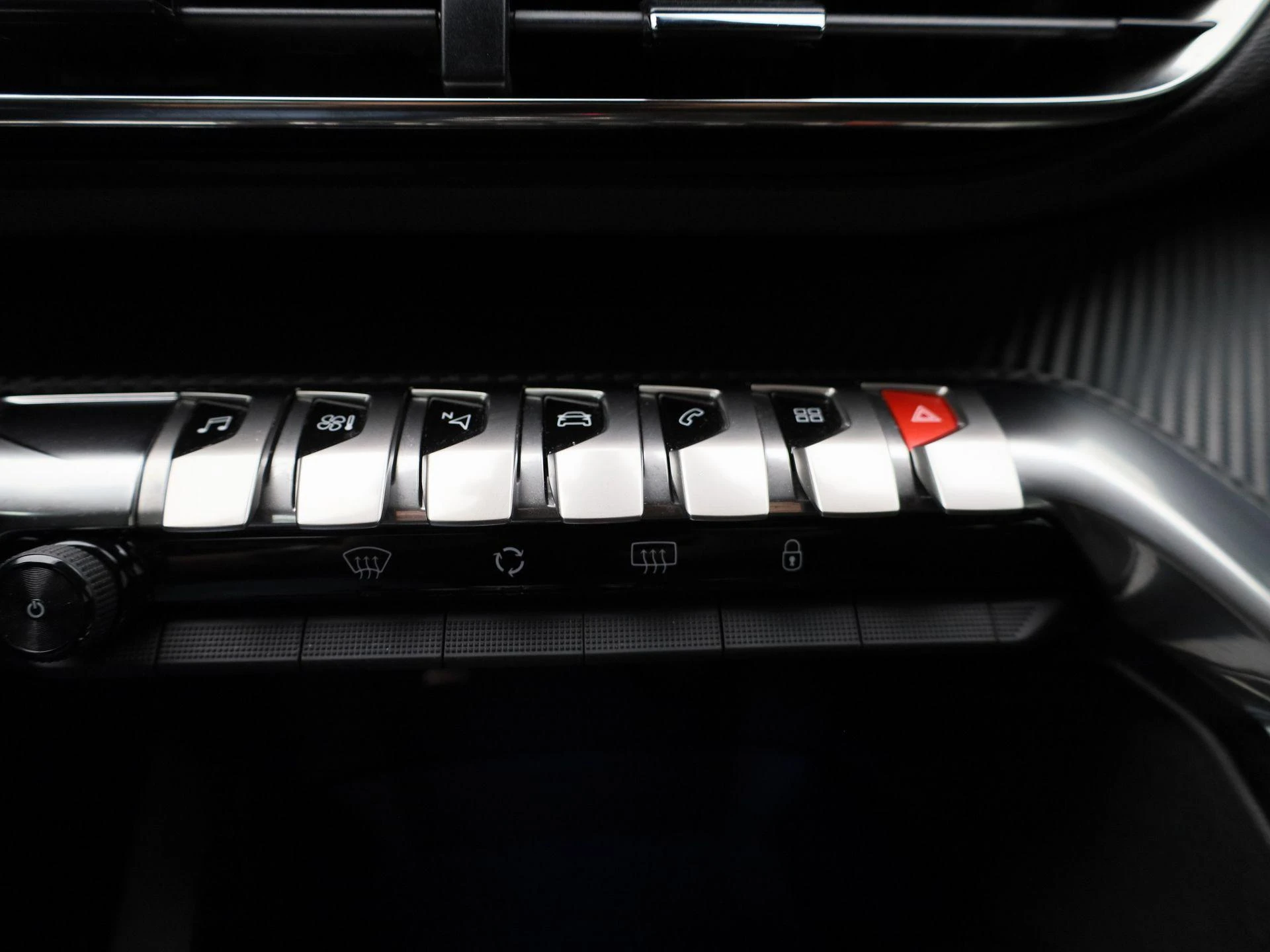 Peugeot-5008-image-19