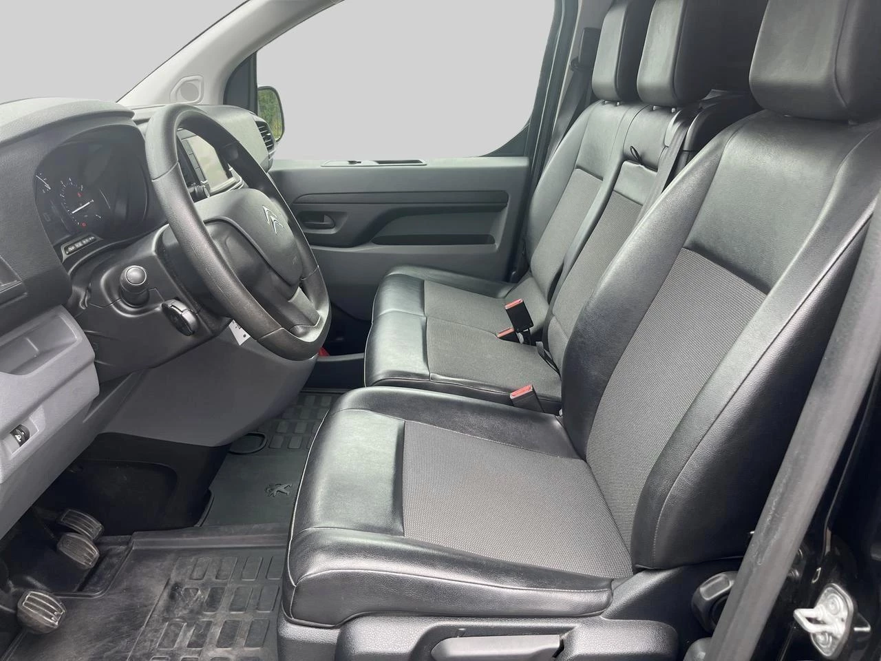 Citroën-Jumpy-image-12