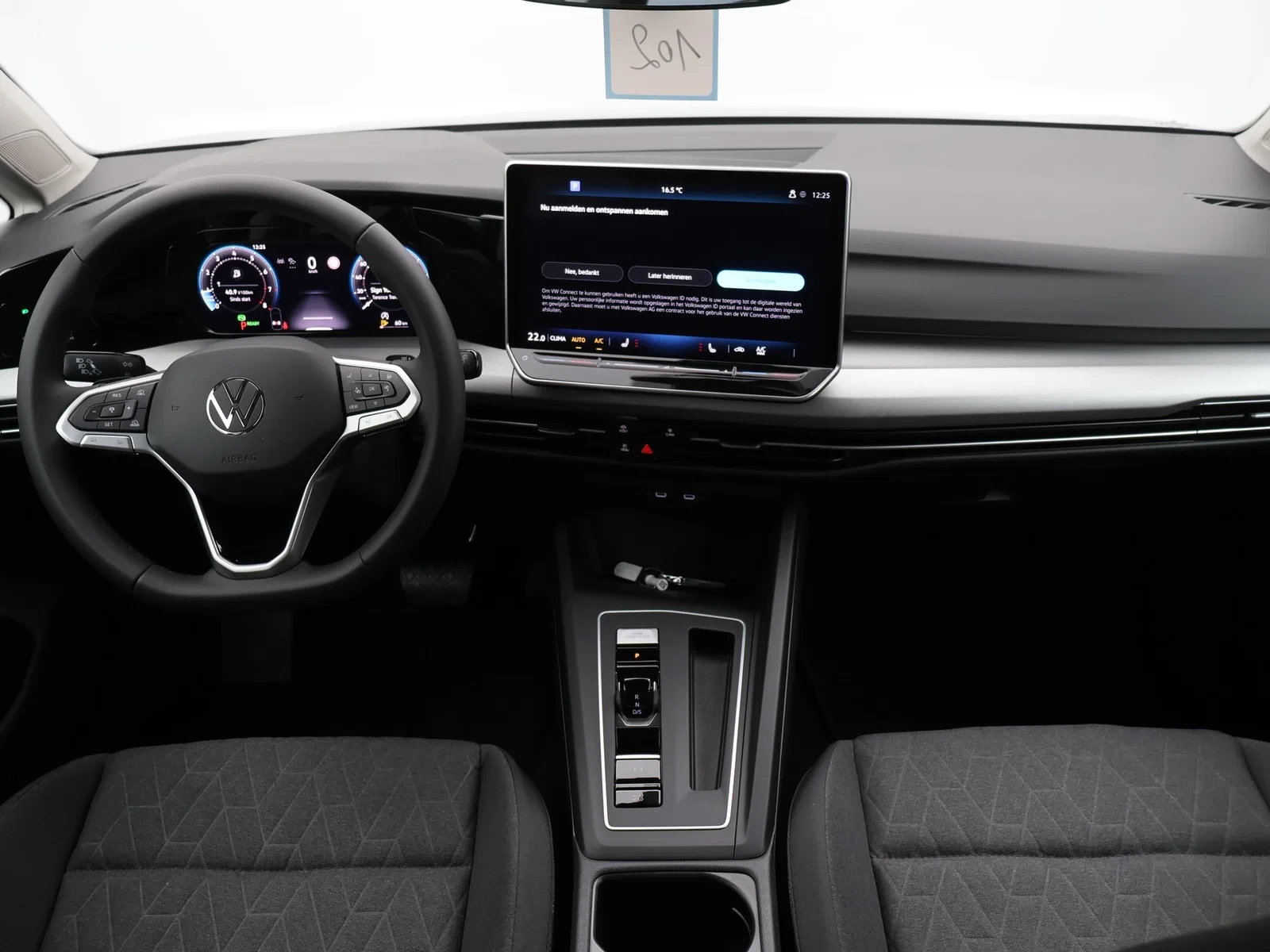 Volkswagen-Golf-image-12