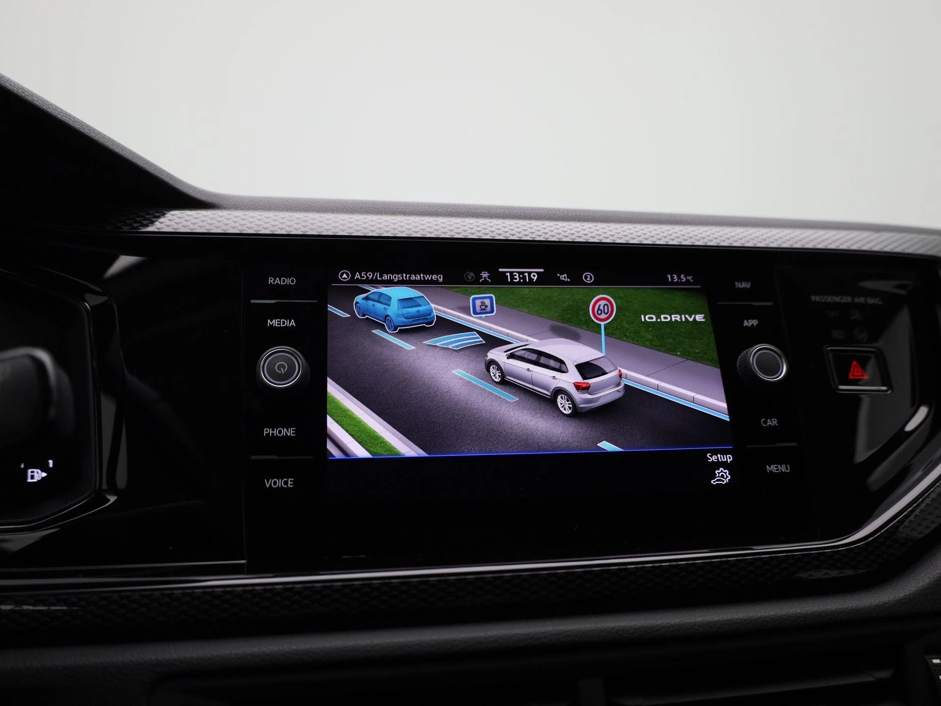 Volkswagen-Polo-image-25