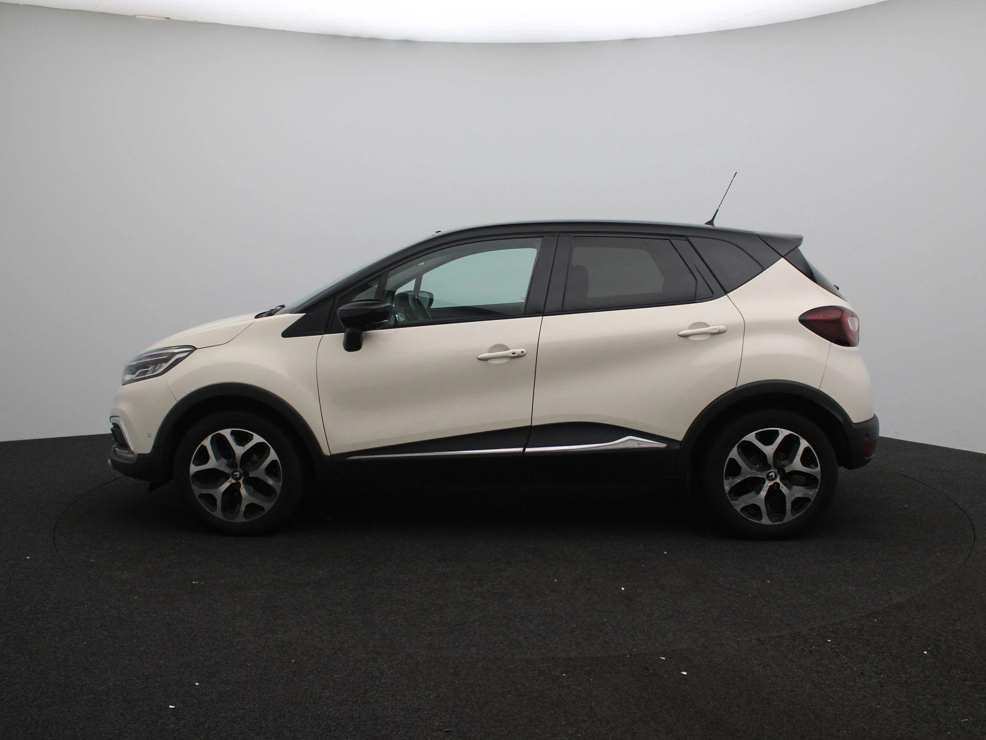 Renault-Captur-image-3