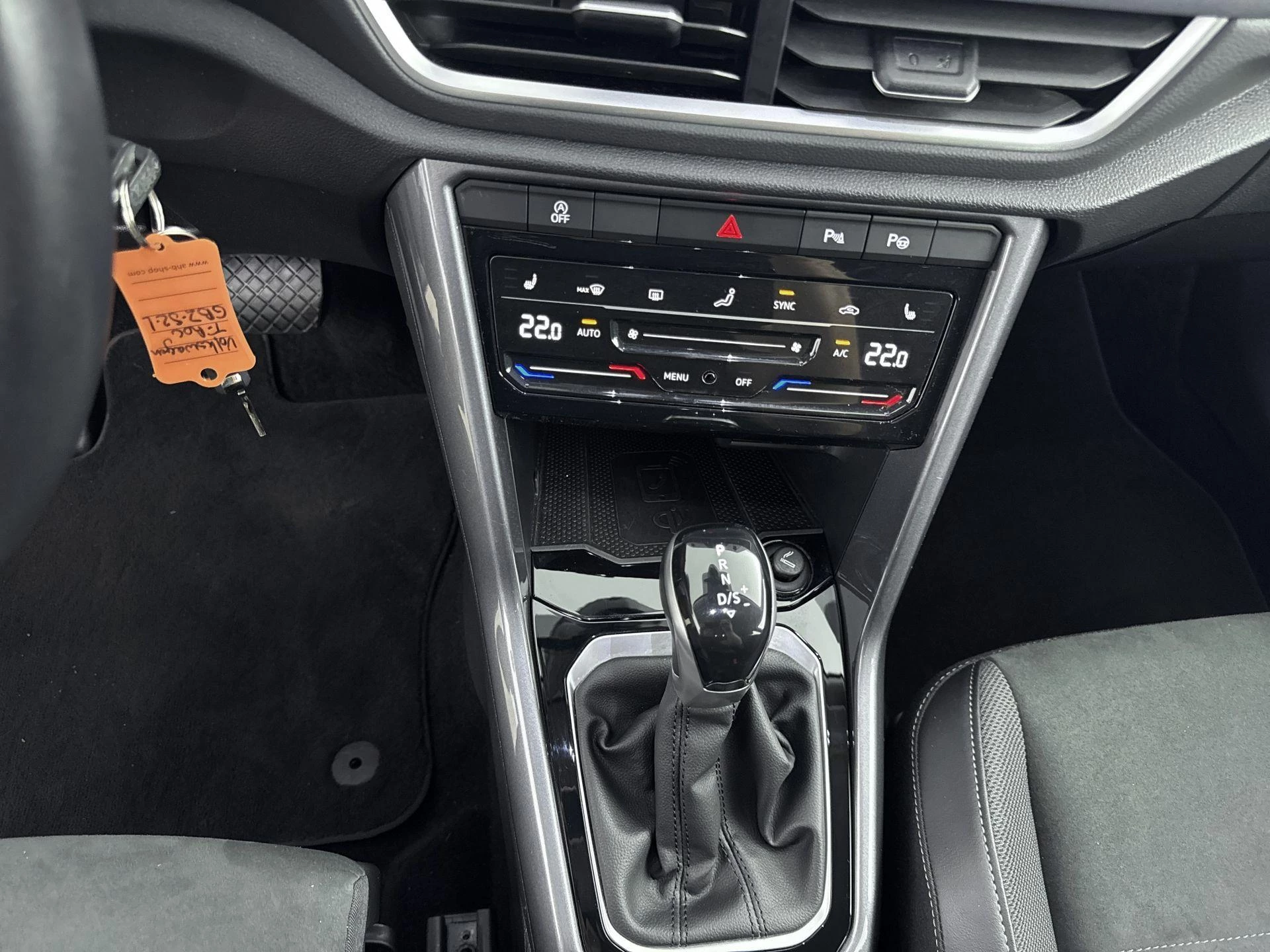 Volkswagen-T-Roc-image-22