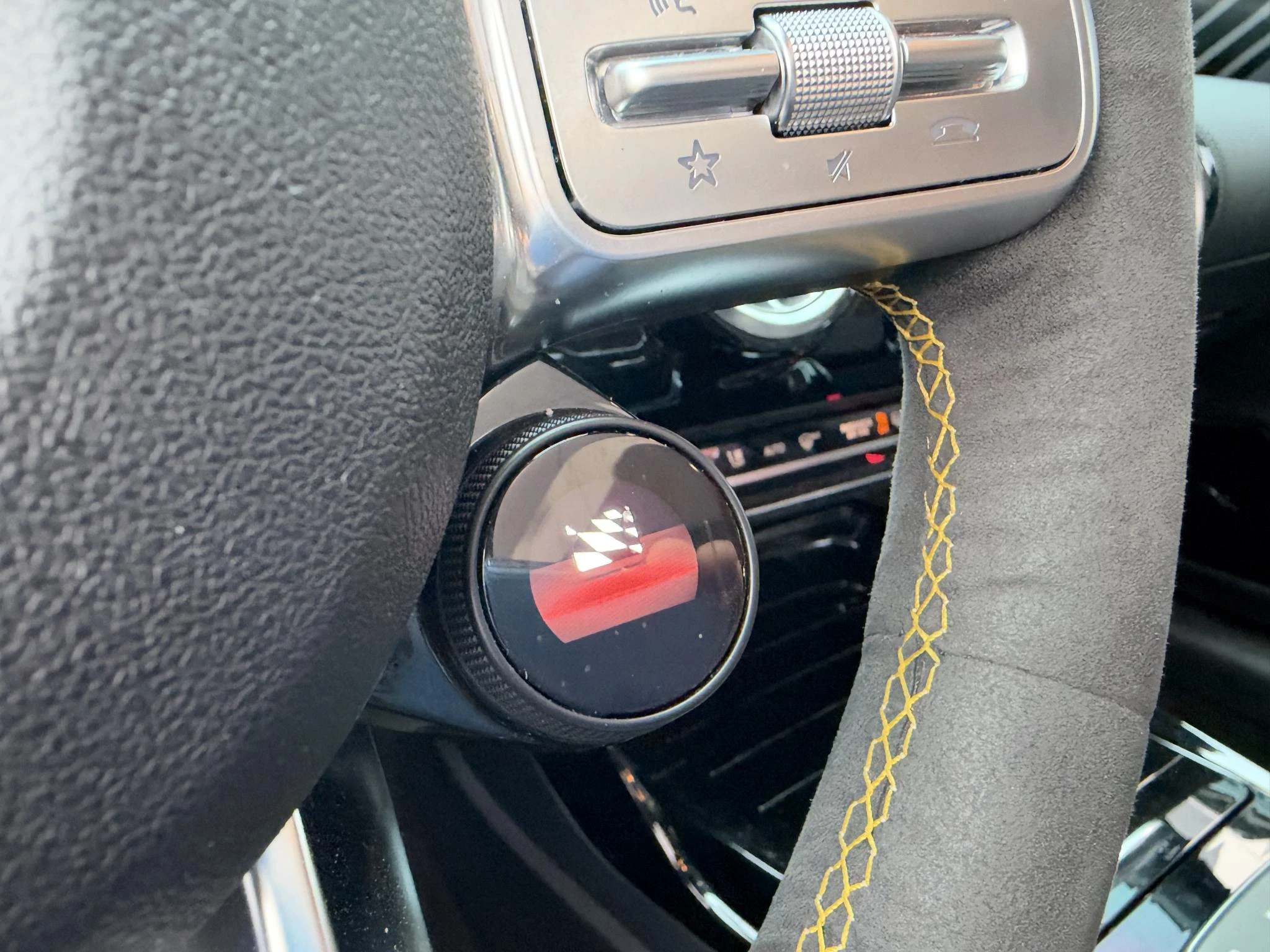 Mercedes-Benz-CLA-image-8