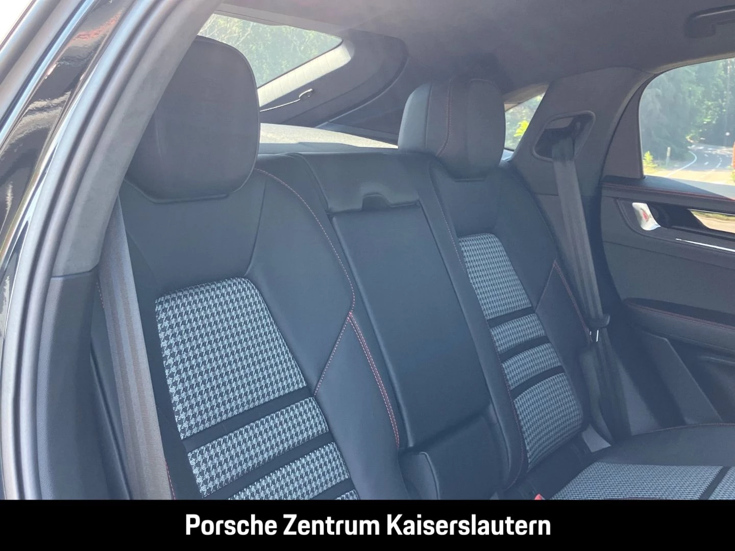 Porsche Cayenne GTS Coupe InnoDrive HA-Lenkung Head-Up gts