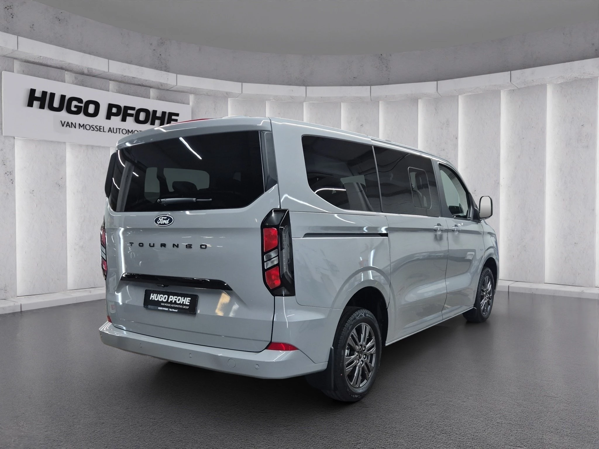 Ford Tourneo Custom Titanium 2.0 EcoBlue 125kW 320 L1 Auto FWD Van. 4-türig