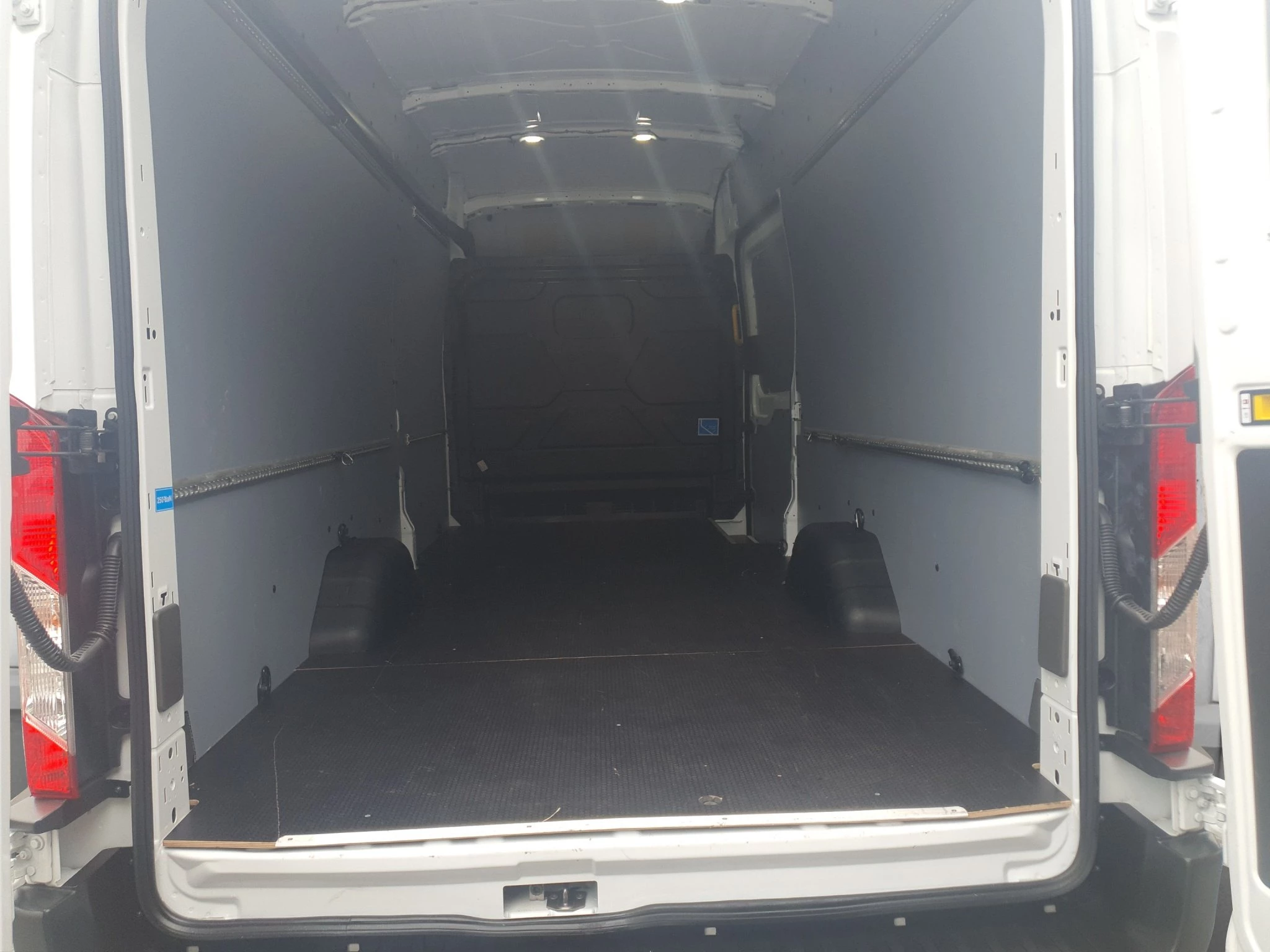 Ford-Transit-image-15