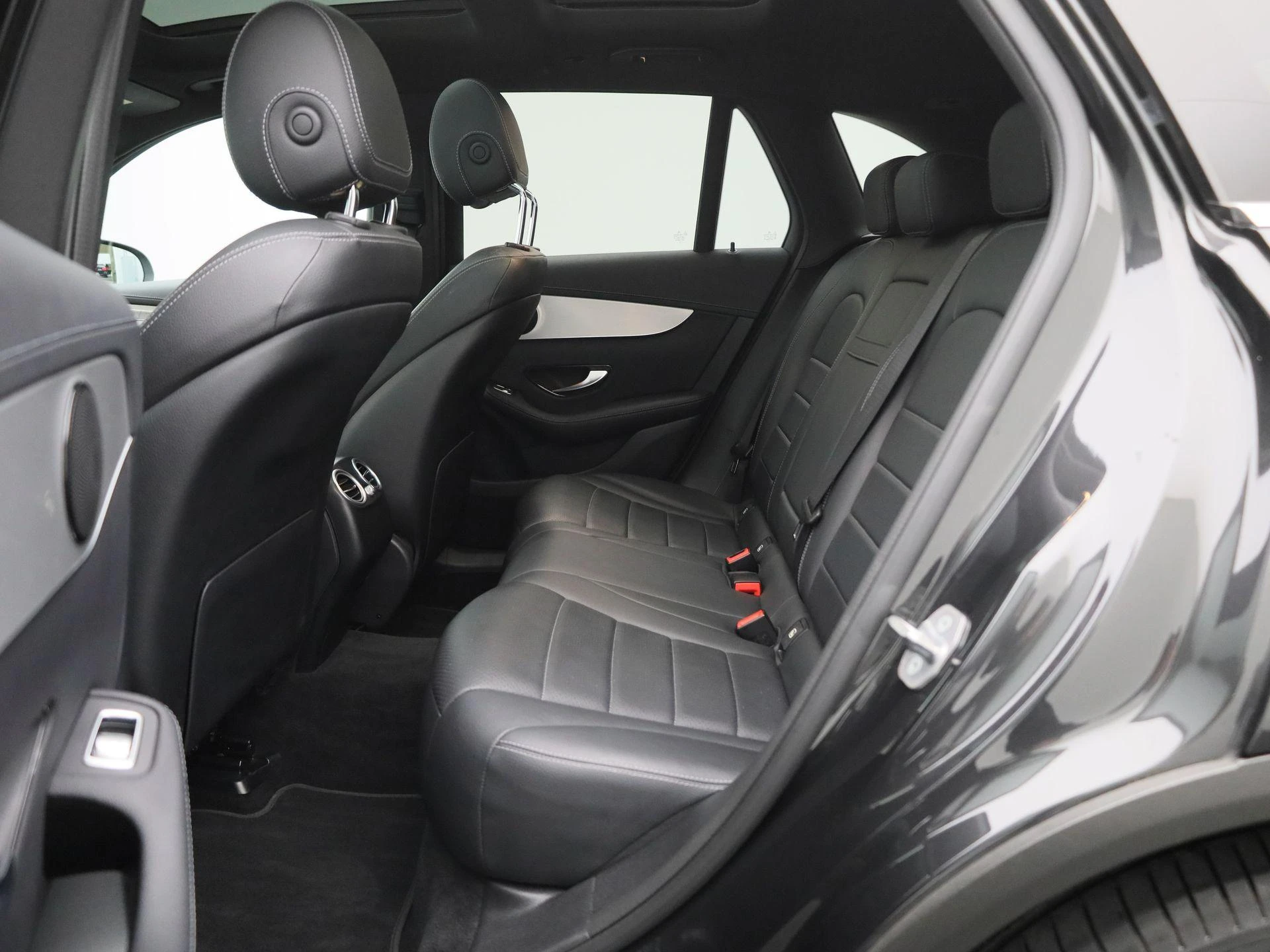 Mercedes-Benz-GLC-image-11