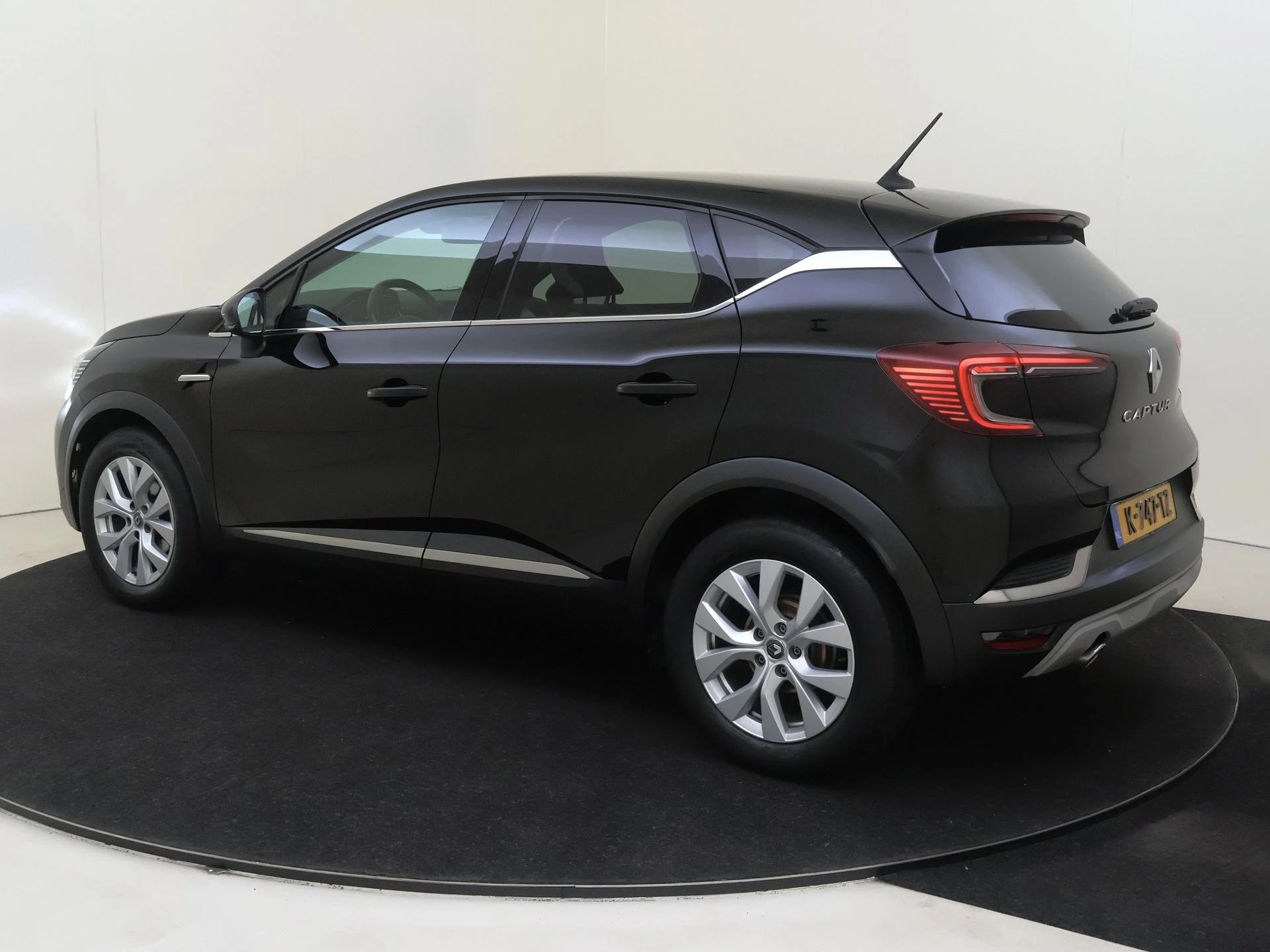 Renault-Captur-image-2