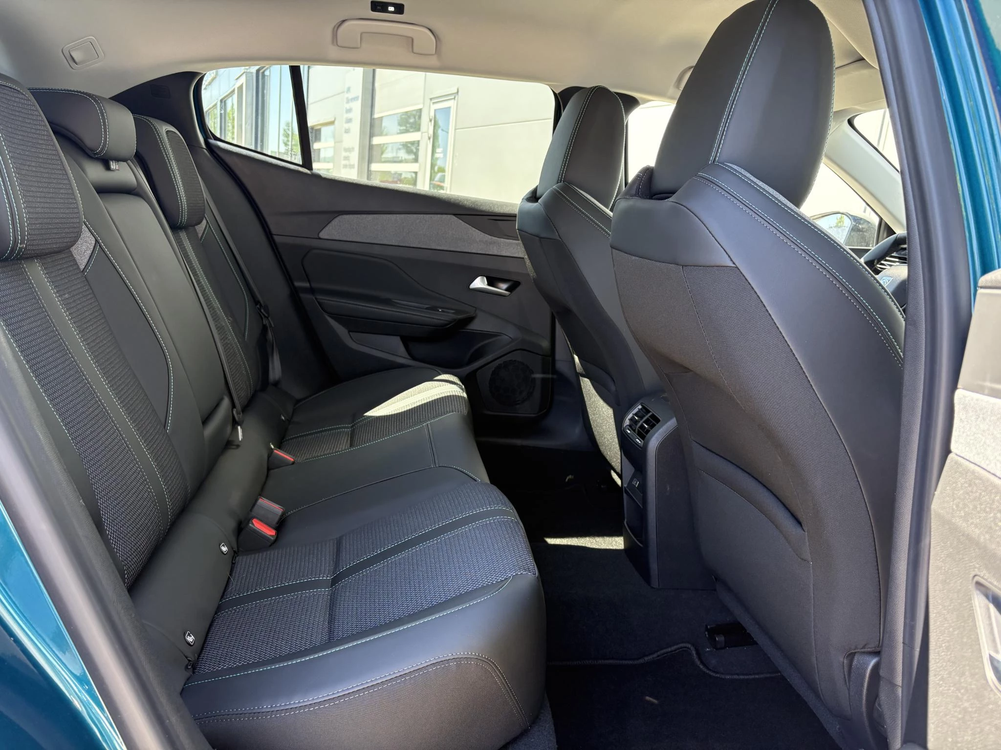 Peugeot-408-image-10