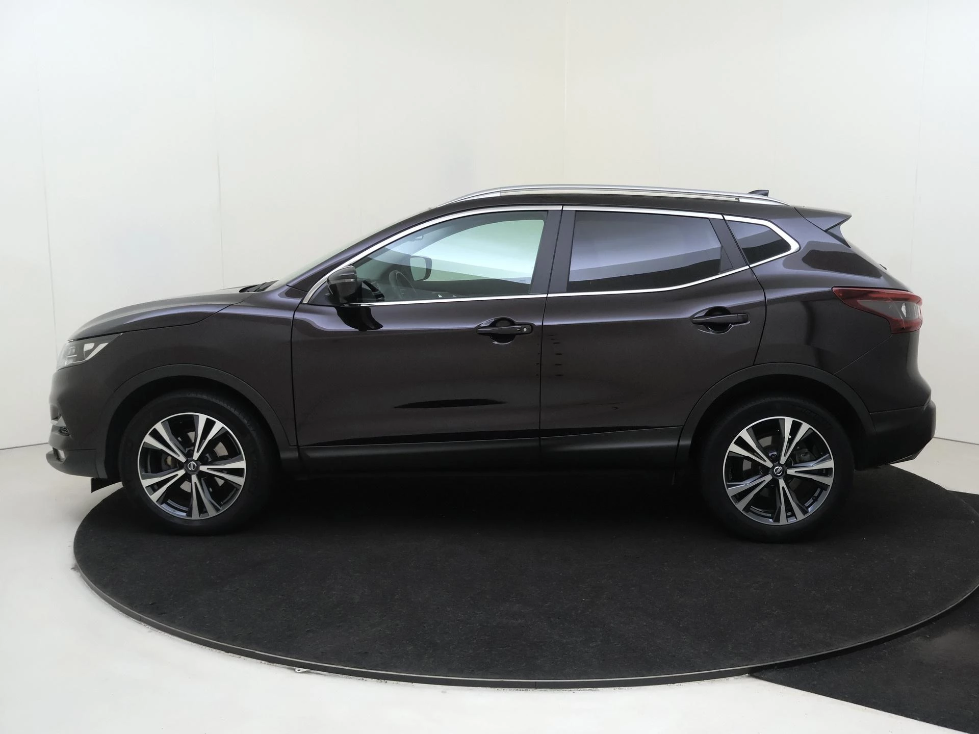 Nissan-QASHQAI-image-7