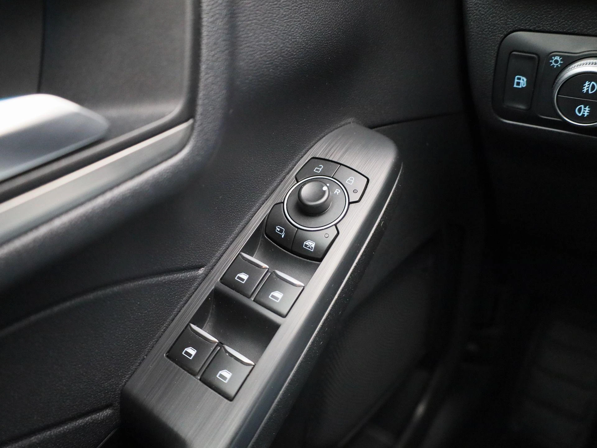 Ford-Kuga-image-19