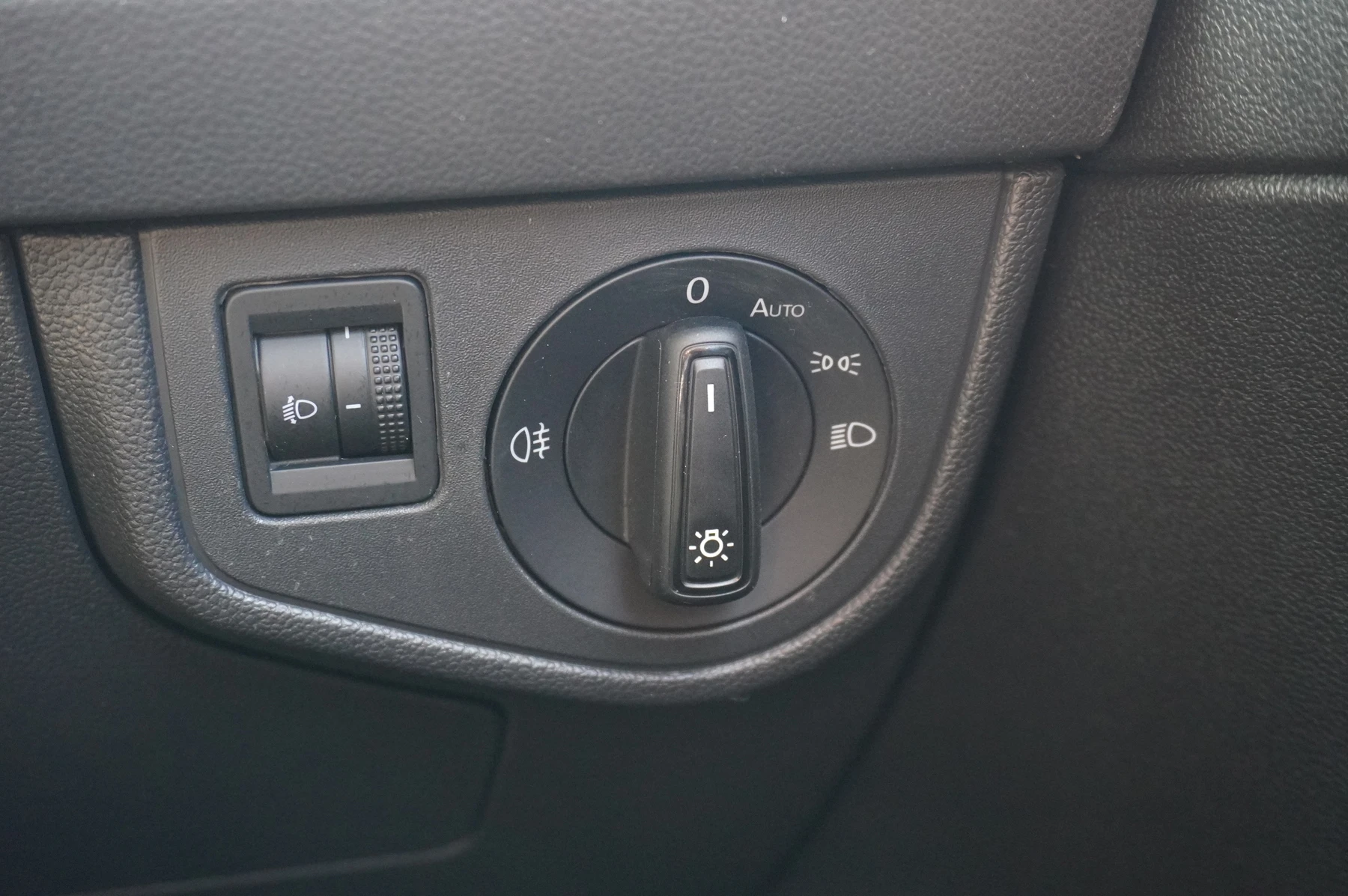 Volkswagen-Polo-image-19
