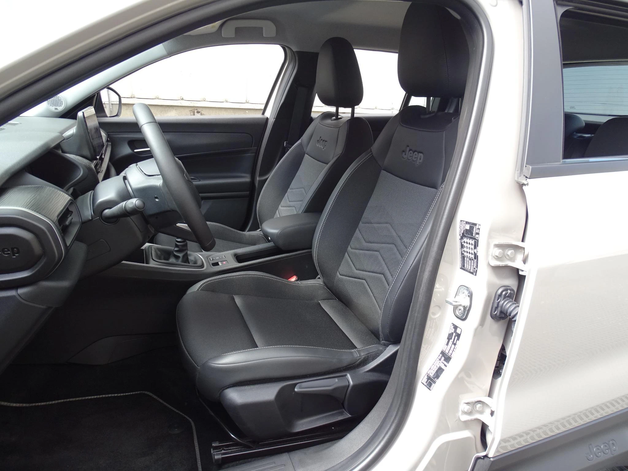 Jeep-Avenger-image-8