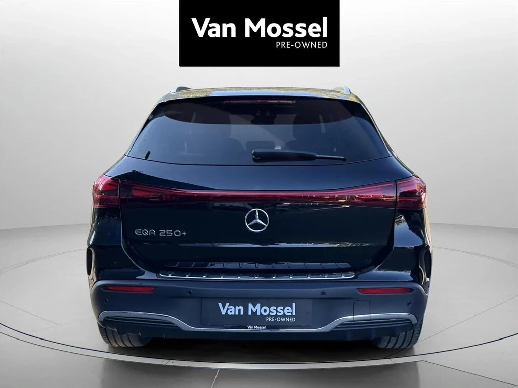 Mercedes-Benz-EQA-image-2