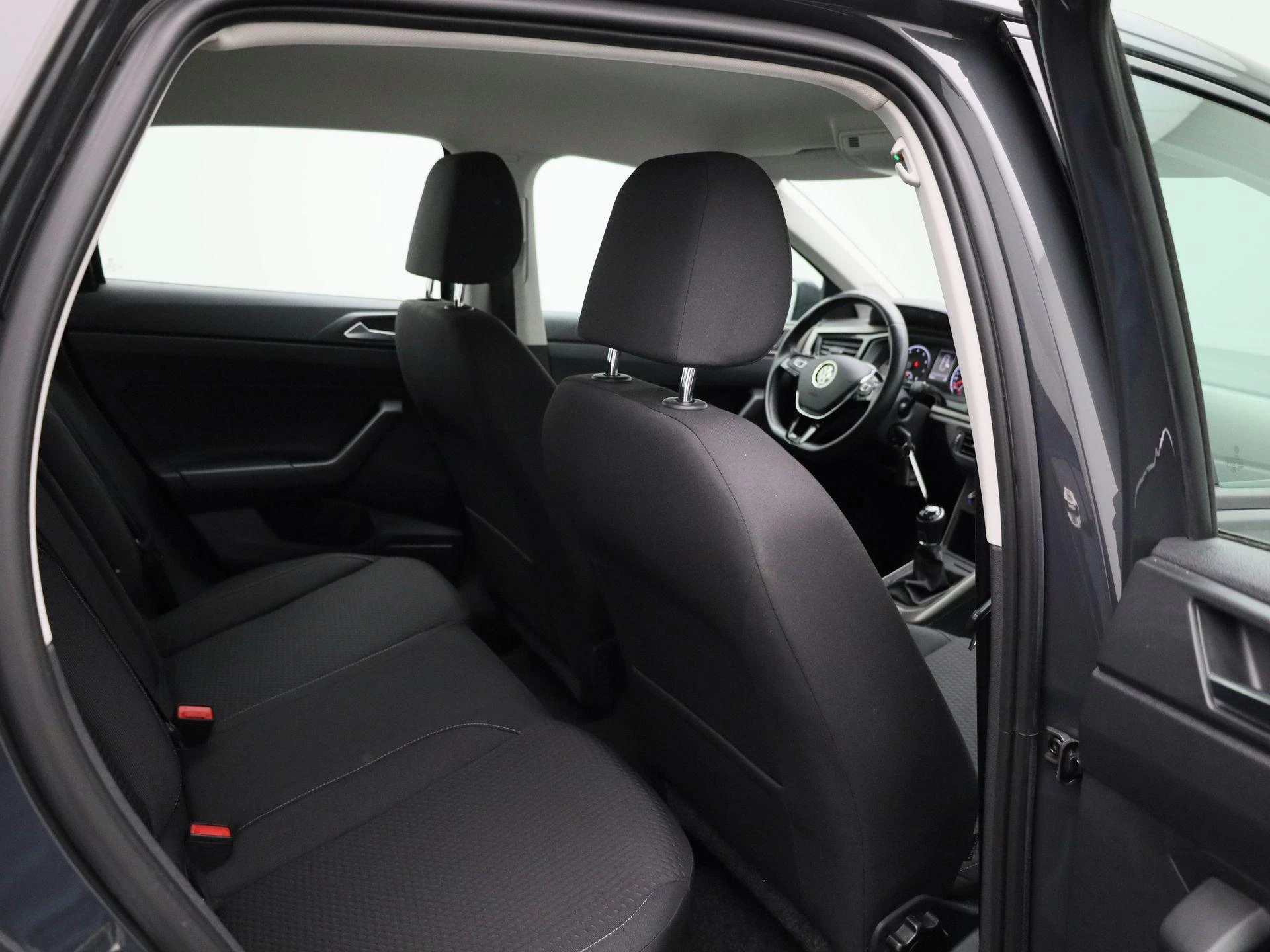 Volkswagen-Polo-image-31