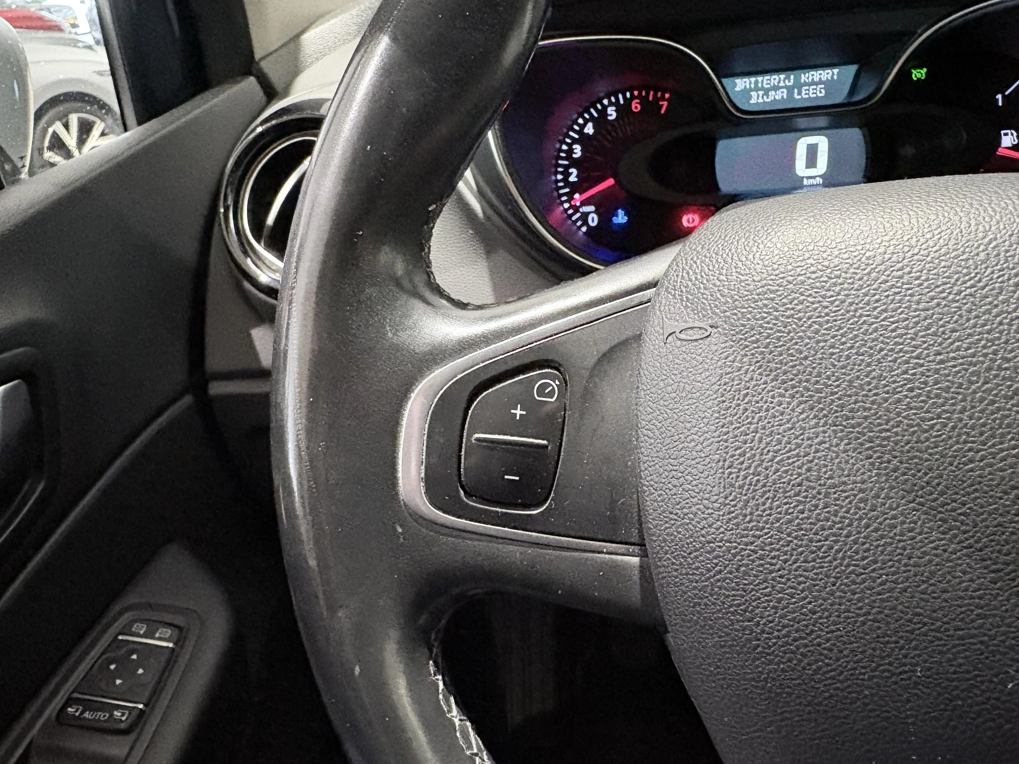 Renault-Captur-image-16