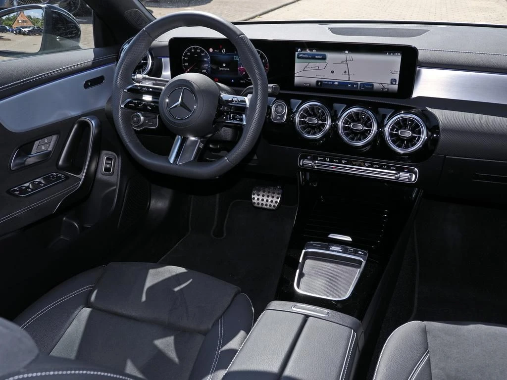 Mercedes-Benz-CLA 200-image-10