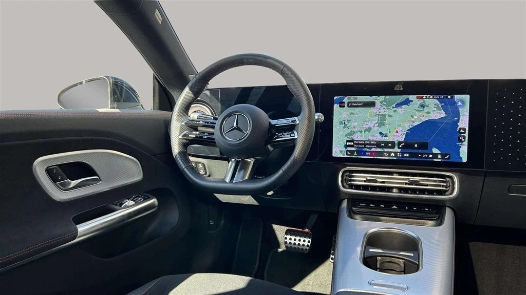Mercedes-Benz-CLA-image-12