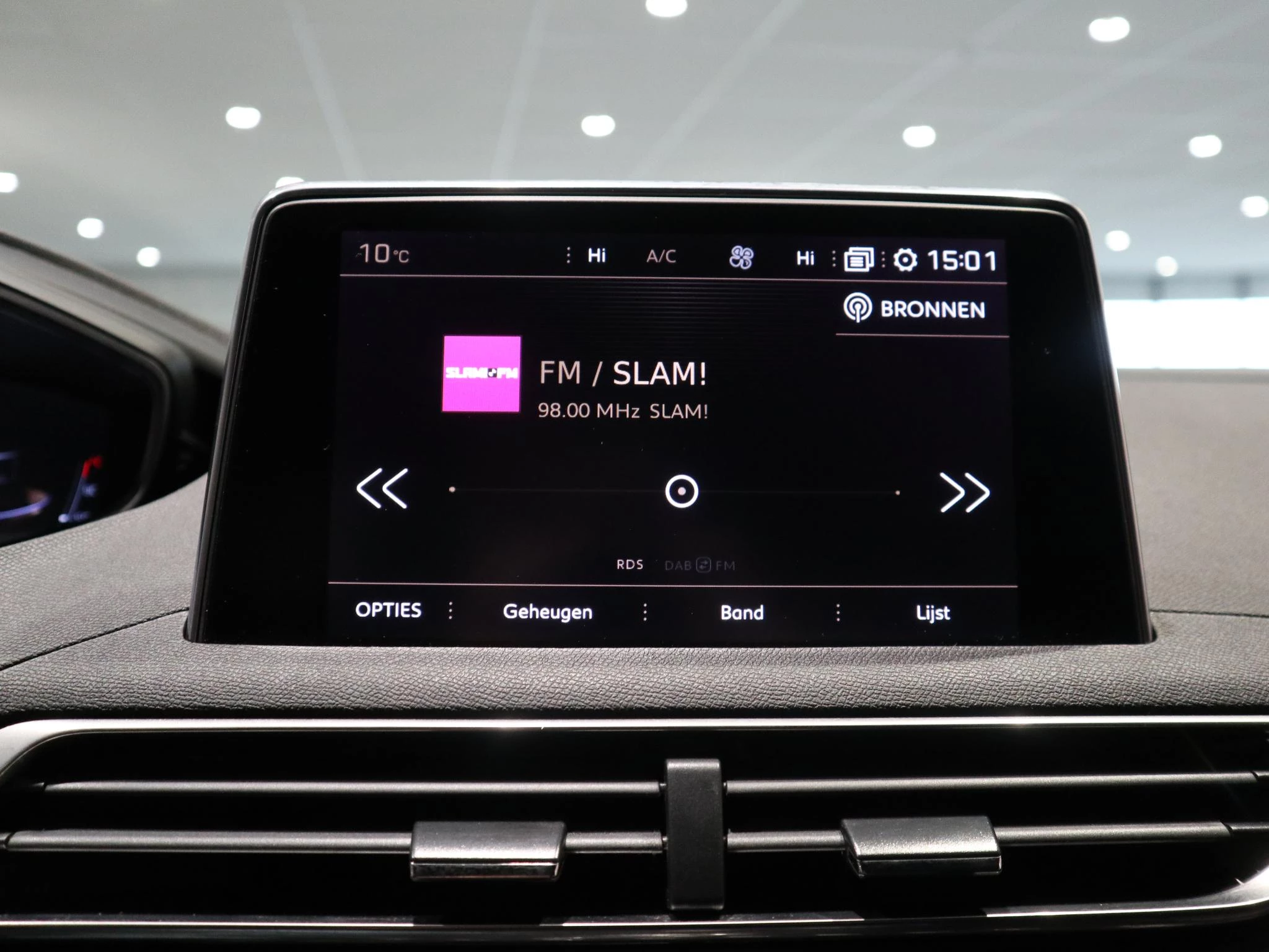 Peugeot-5008-image-15