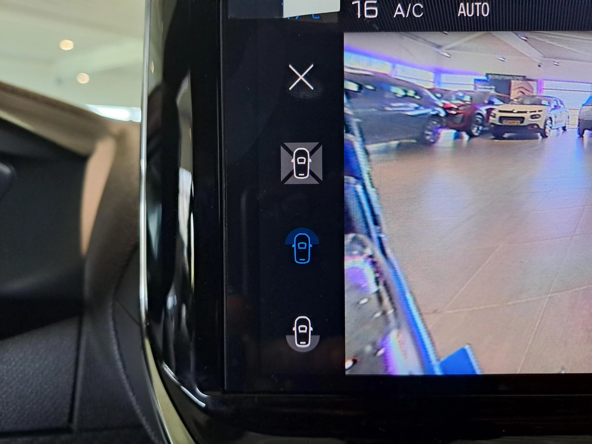 Peugeot-e-2008-image-19