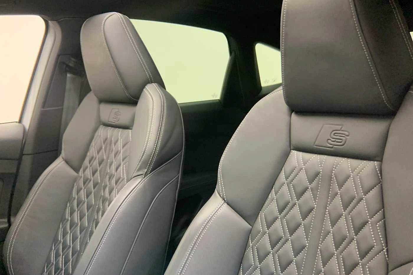 Audi-Q4 Sportback e-tron-image-8